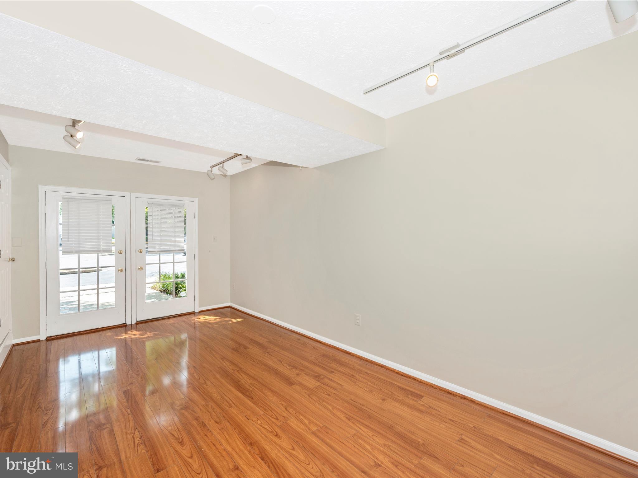 OVERLOOK - Residential Lease