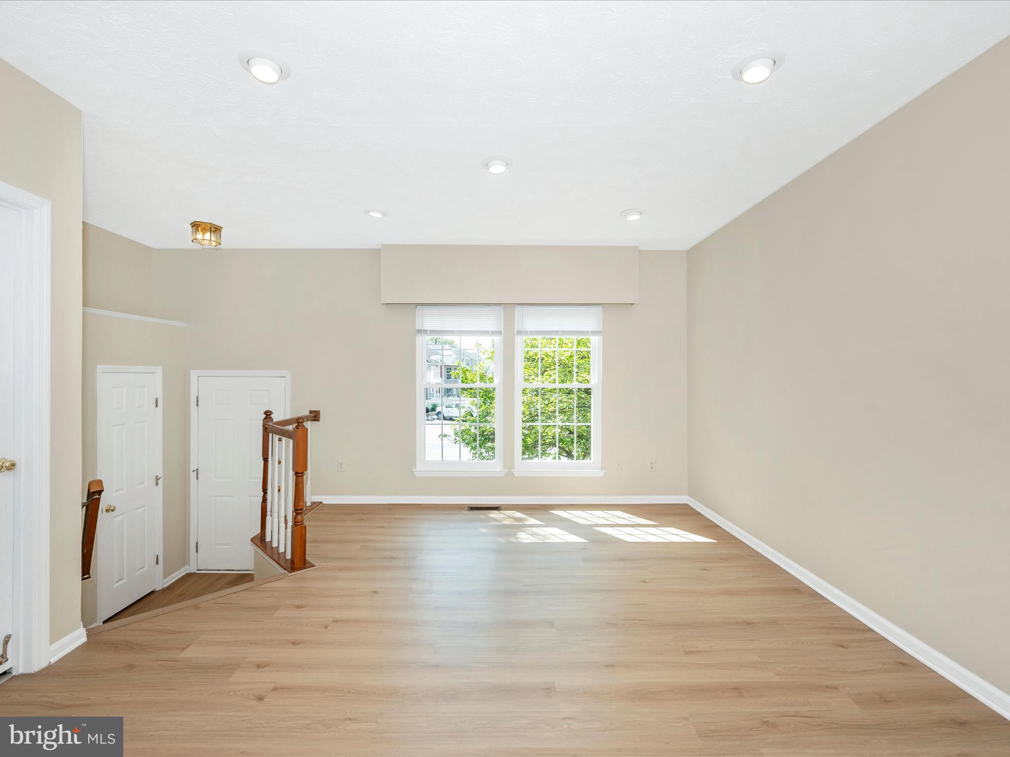 OVERLOOK - Residential Lease