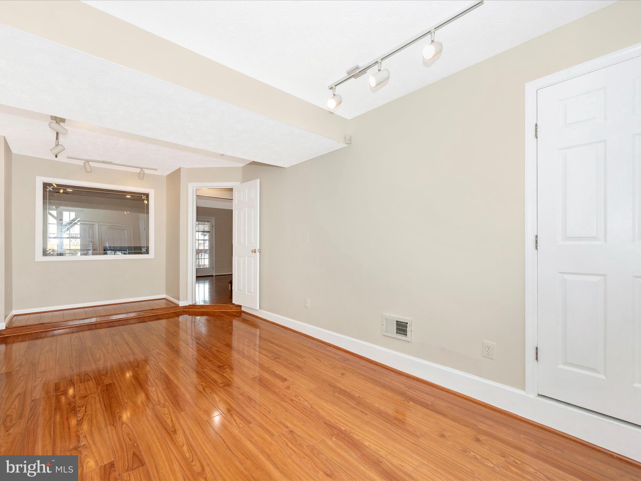 OVERLOOK - Residential Lease