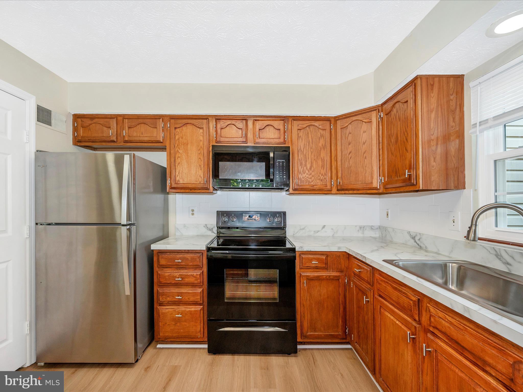 OVERLOOK - Residential Lease