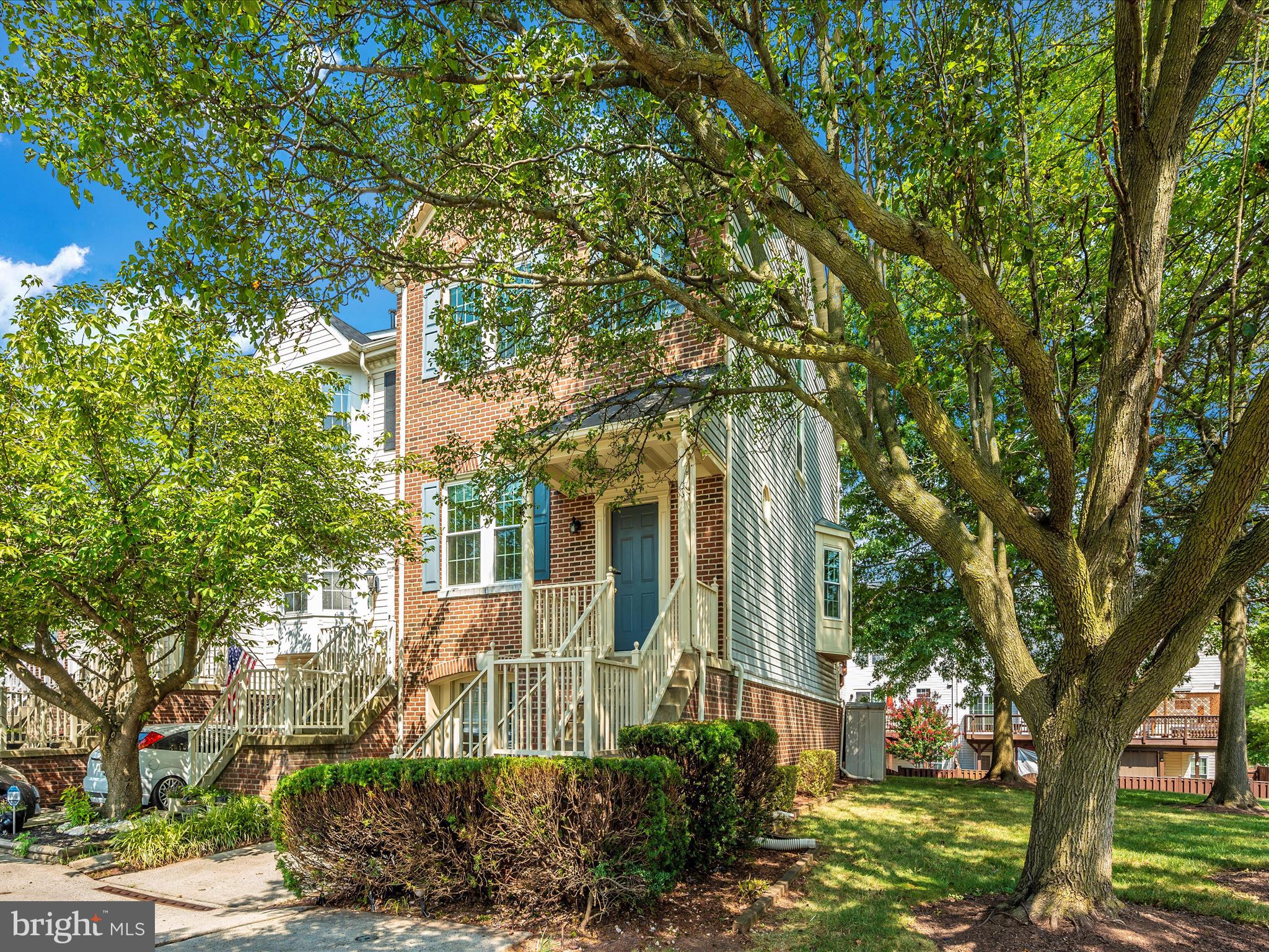 OVERLOOK - Residential Lease