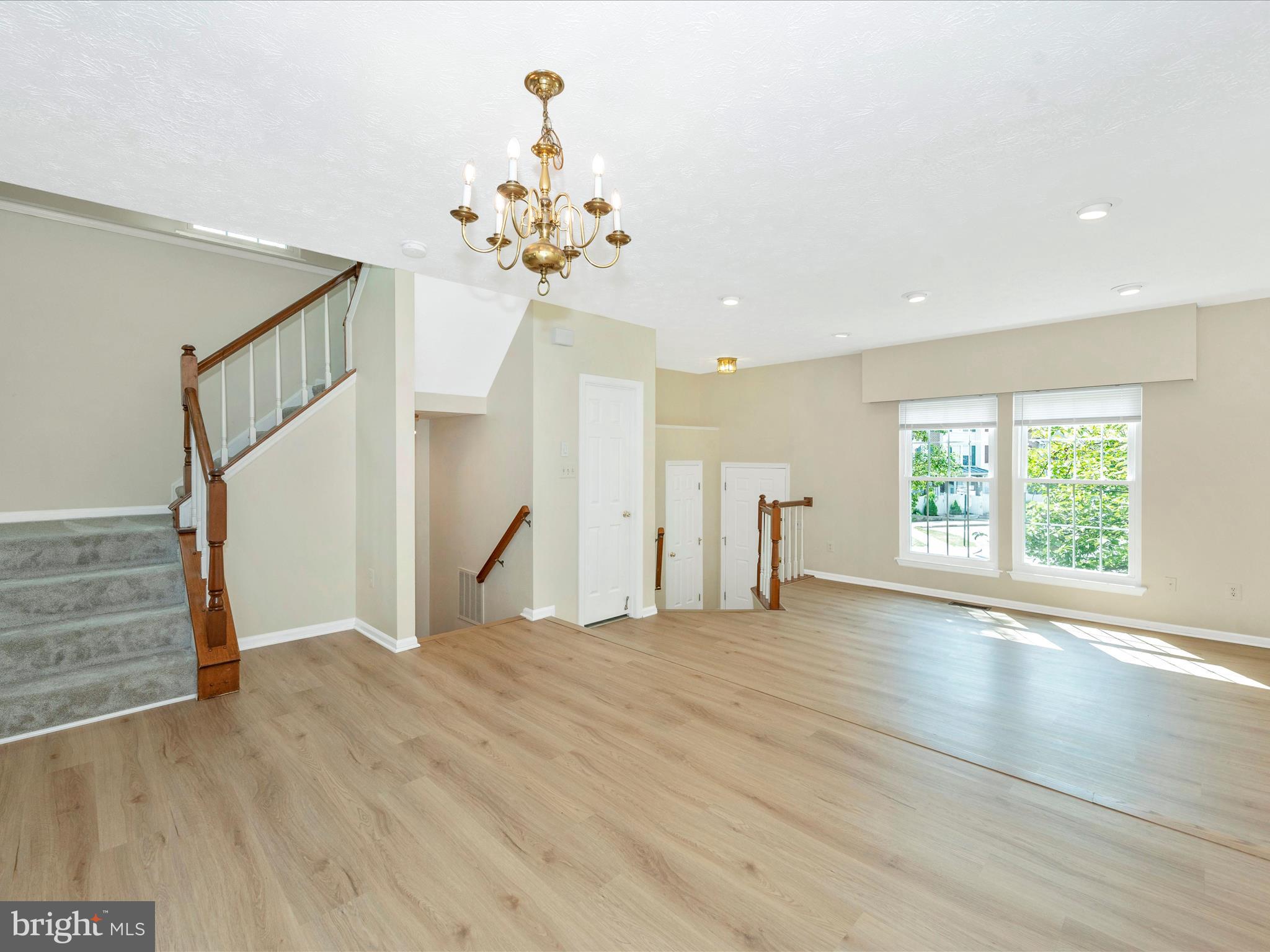 OVERLOOK - Residential Lease