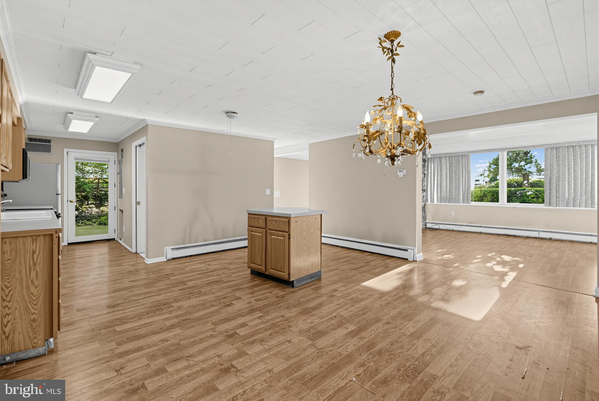 2155 KINGSWOOD LANE