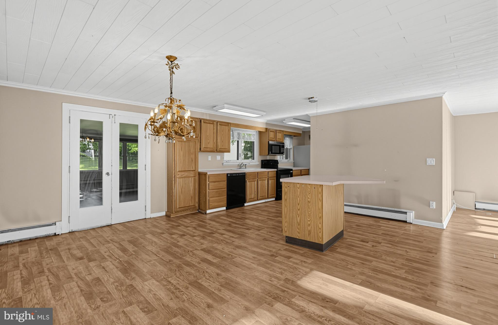 2155 KINGSWOOD LANE