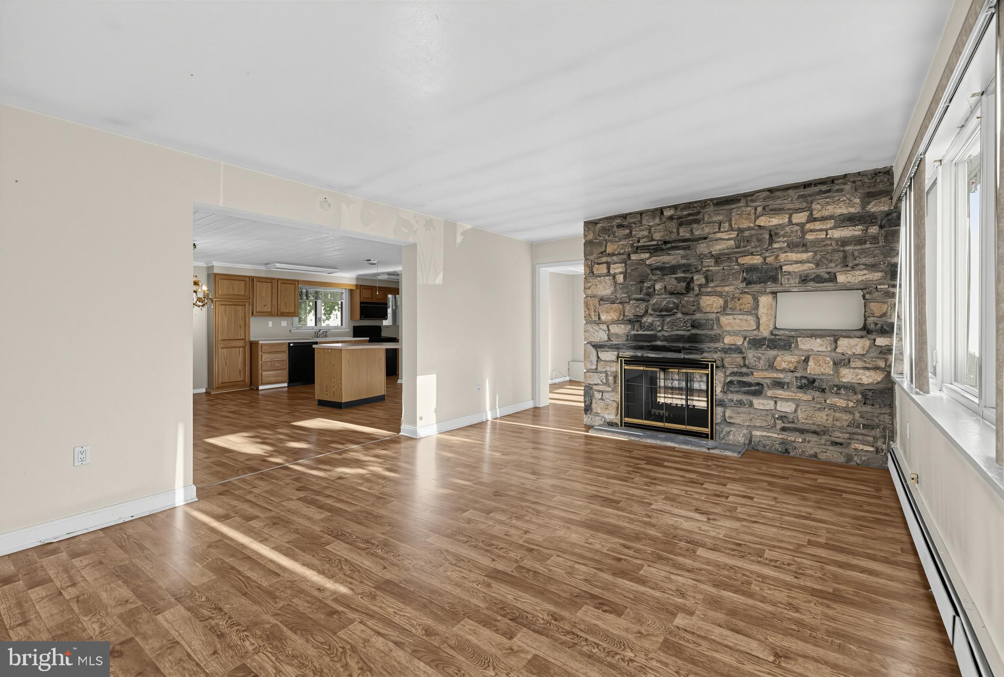 2155 KINGSWOOD LANE