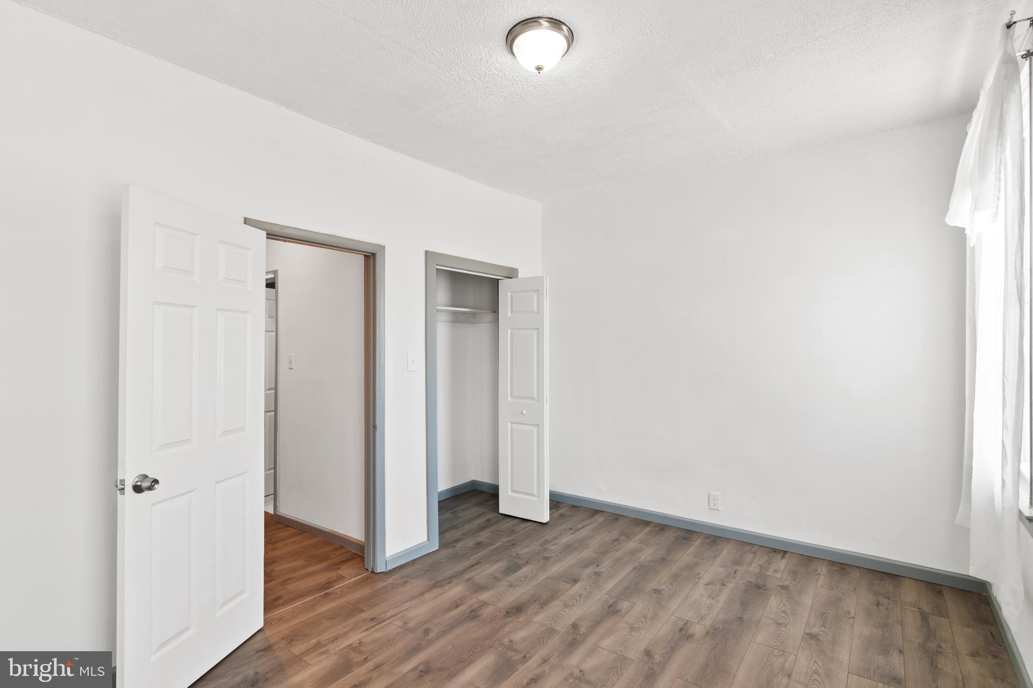 MILL HILL - Residential