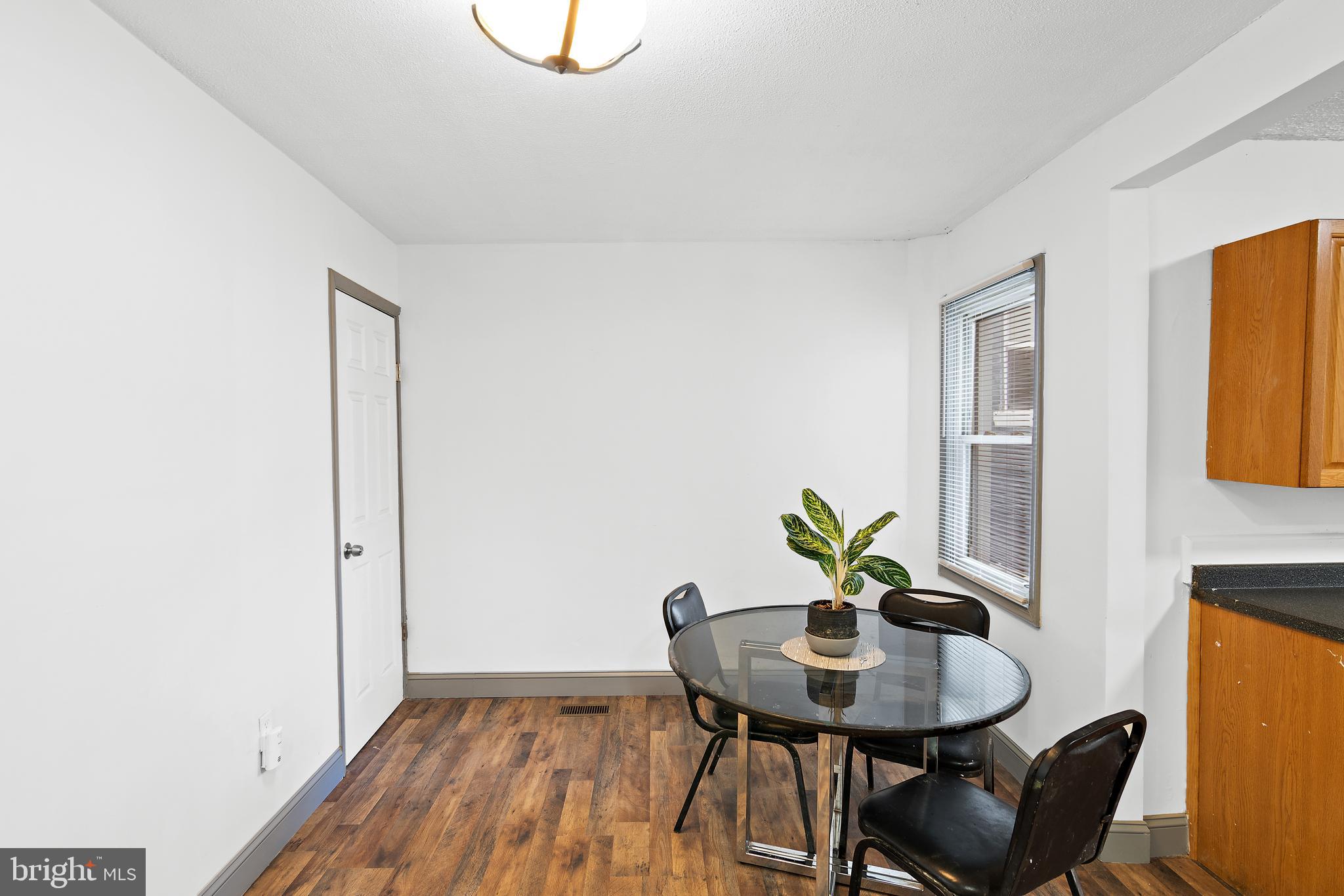 MILL HILL - Residential