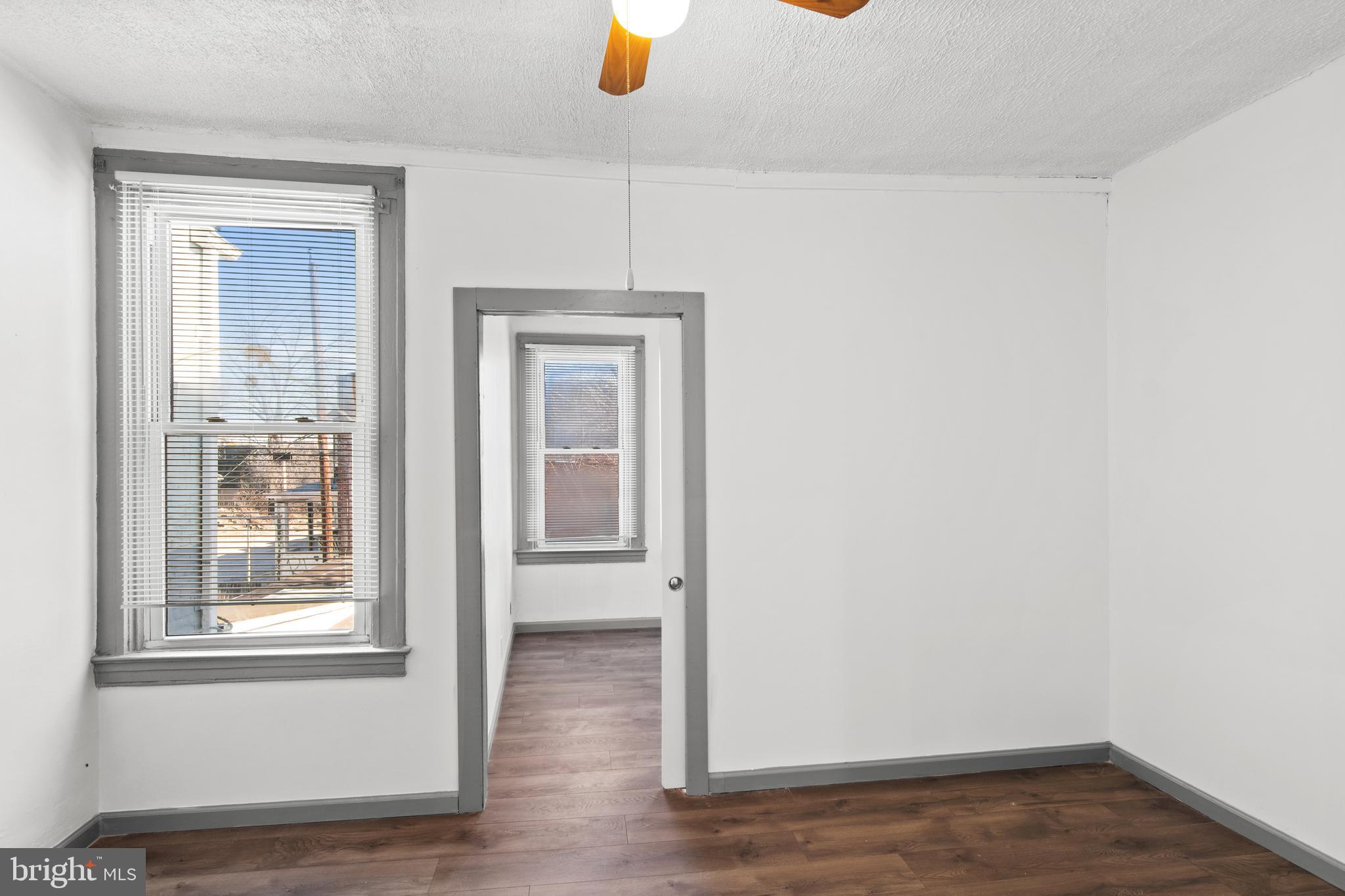 MILL HILL - Residential