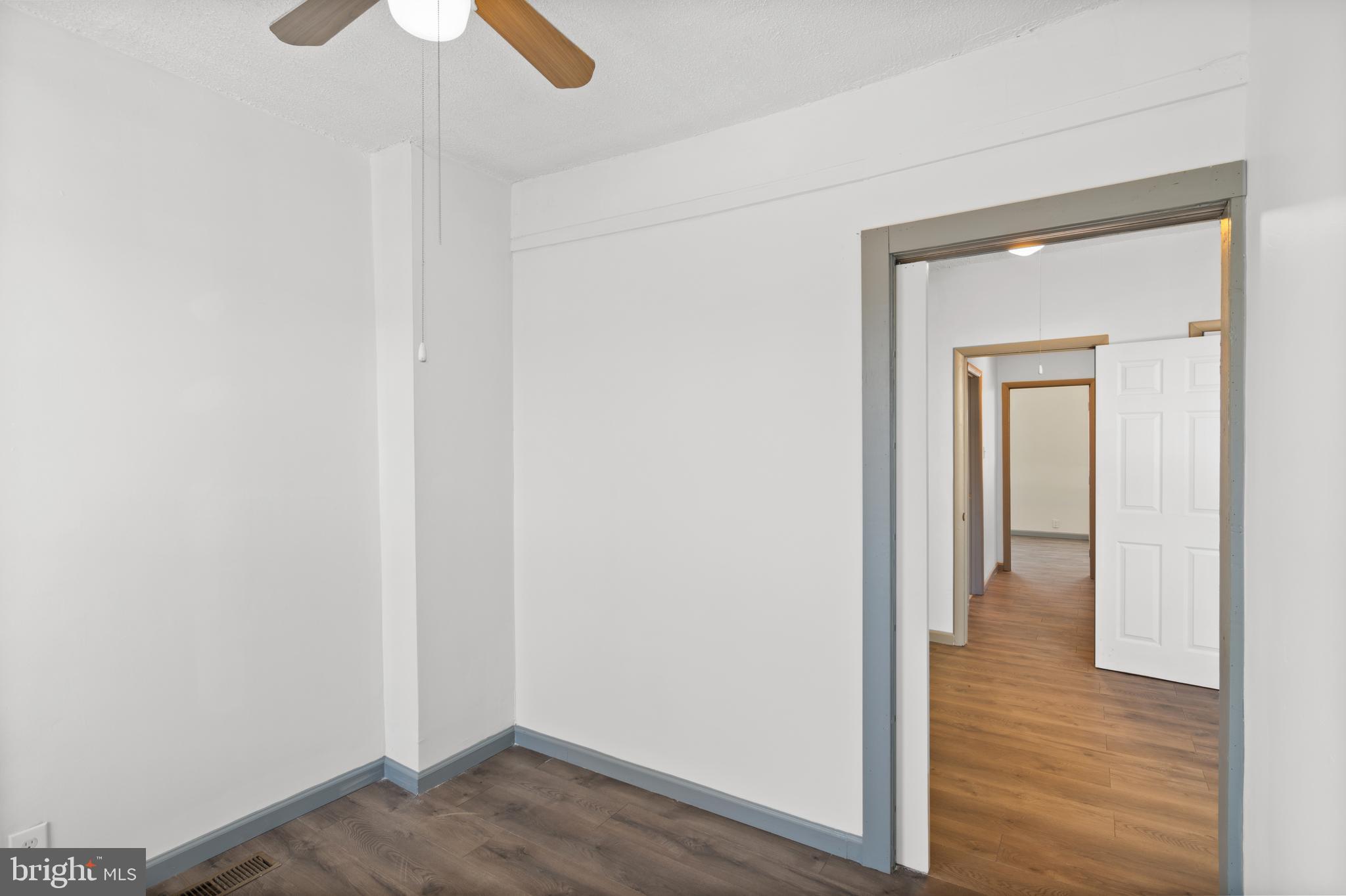 MILL HILL - Residential