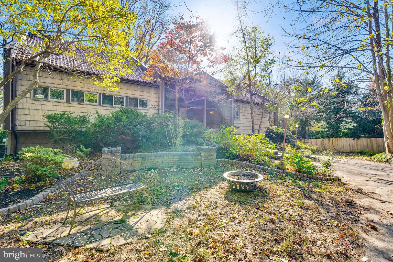 GLADWYNE - Residential