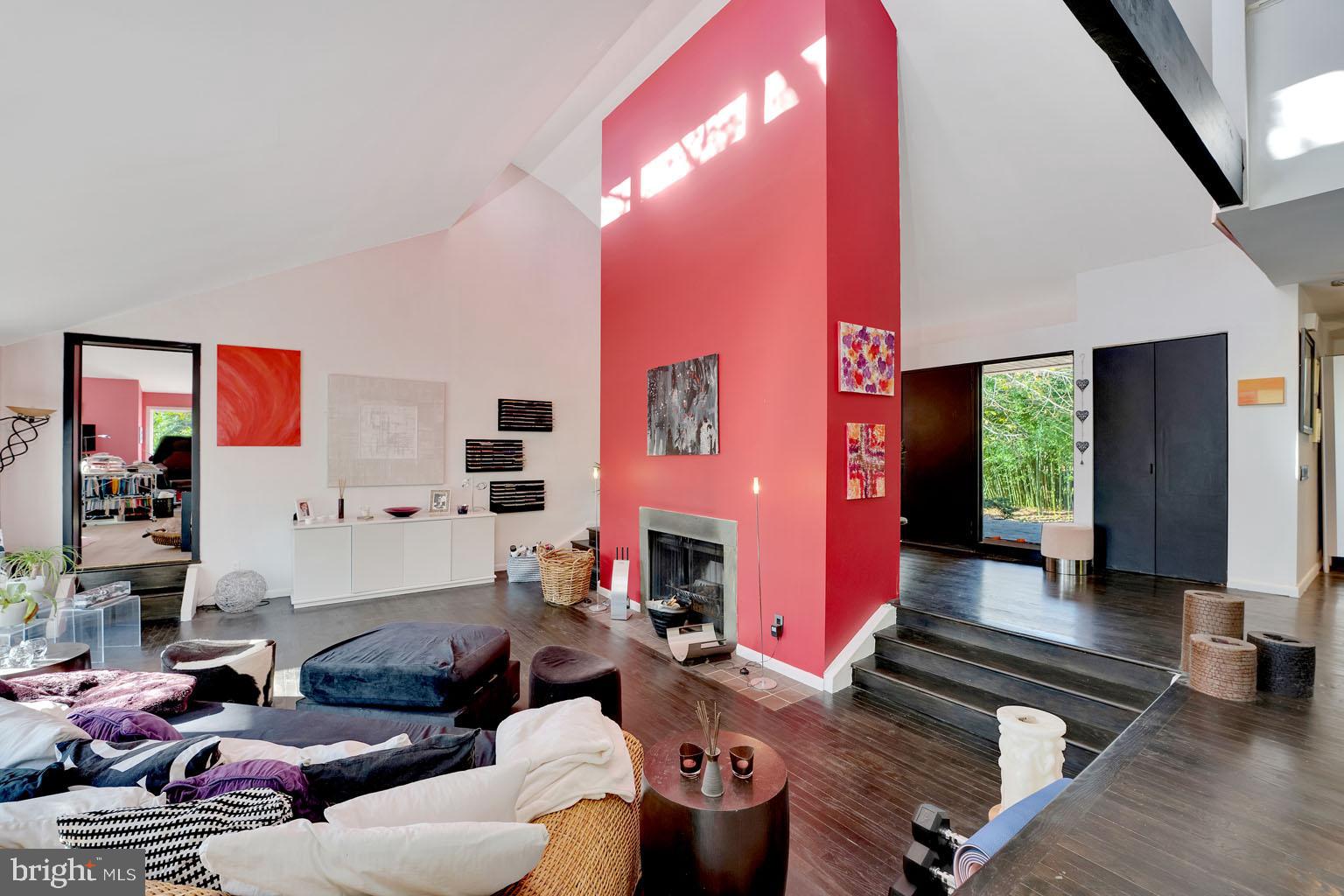 GLADWYNE - Residential