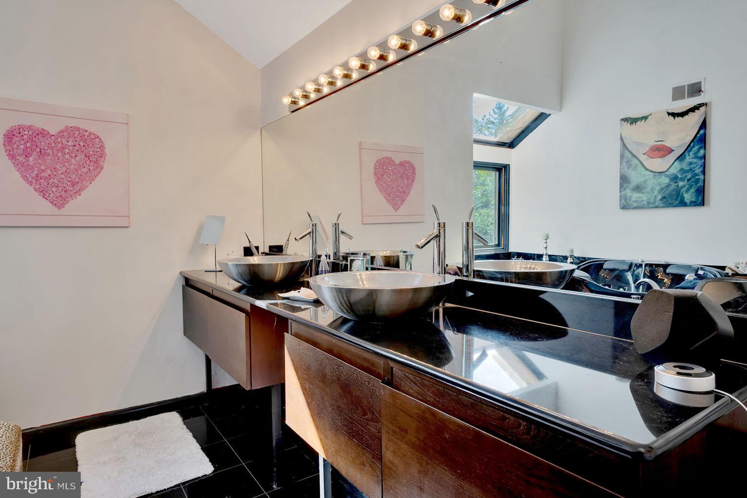 GLADWYNE - Residential