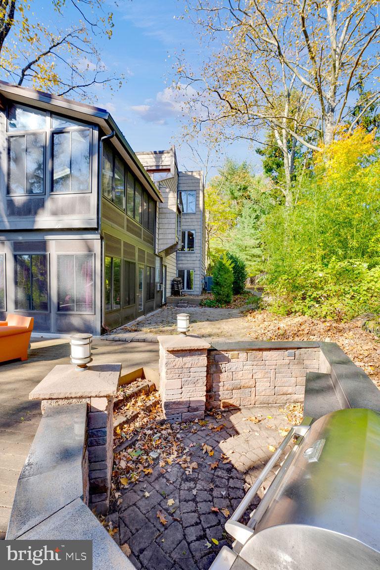 GLADWYNE - Residential