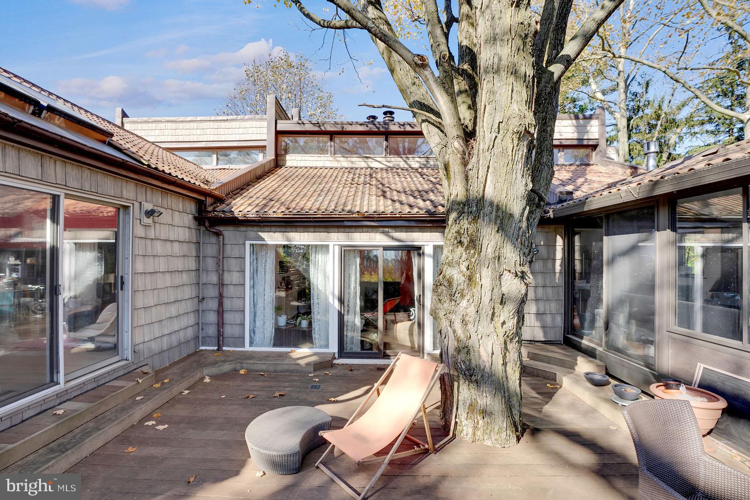 GLADWYNE - Residential