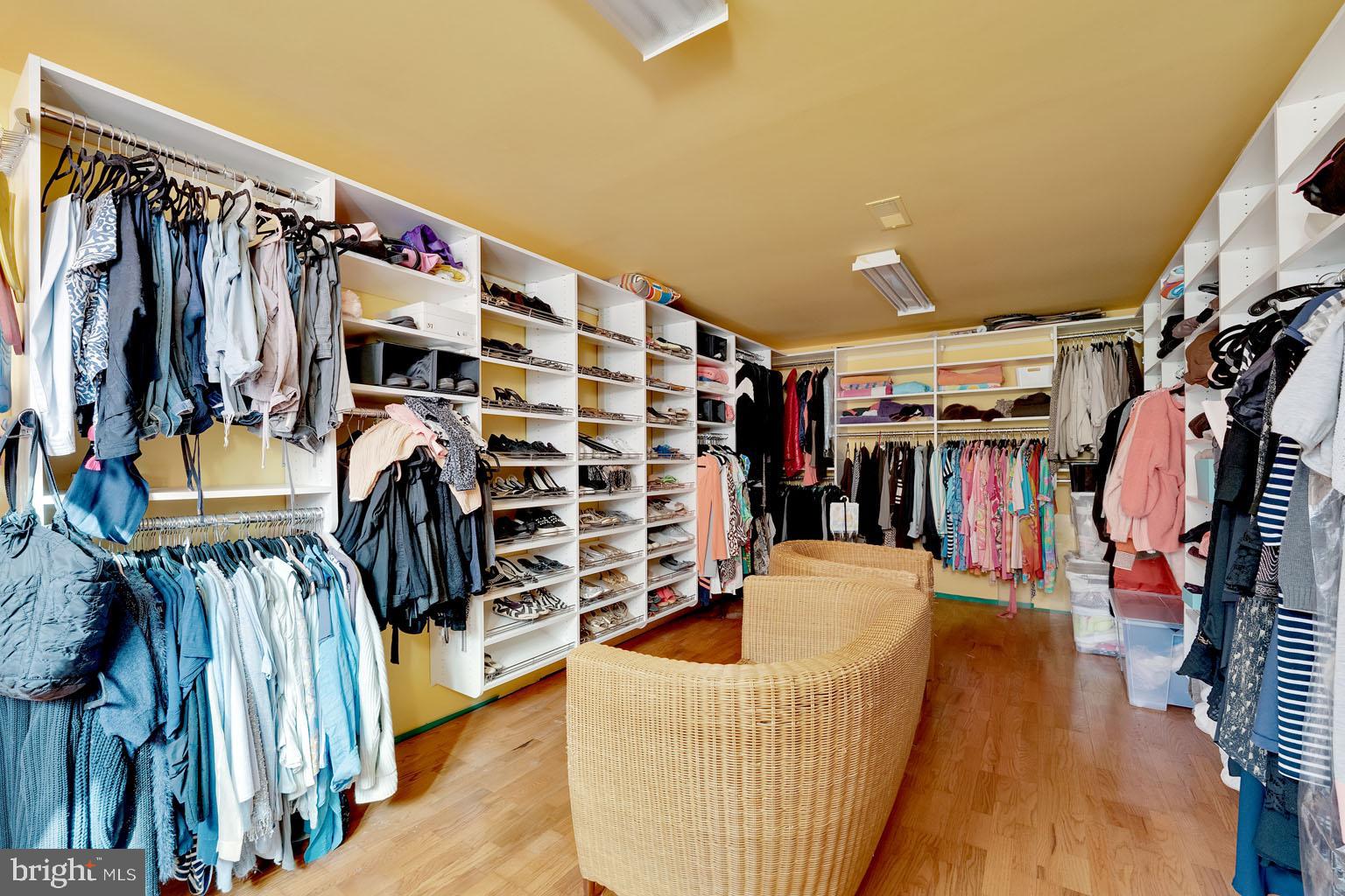 GLADWYNE - Residential