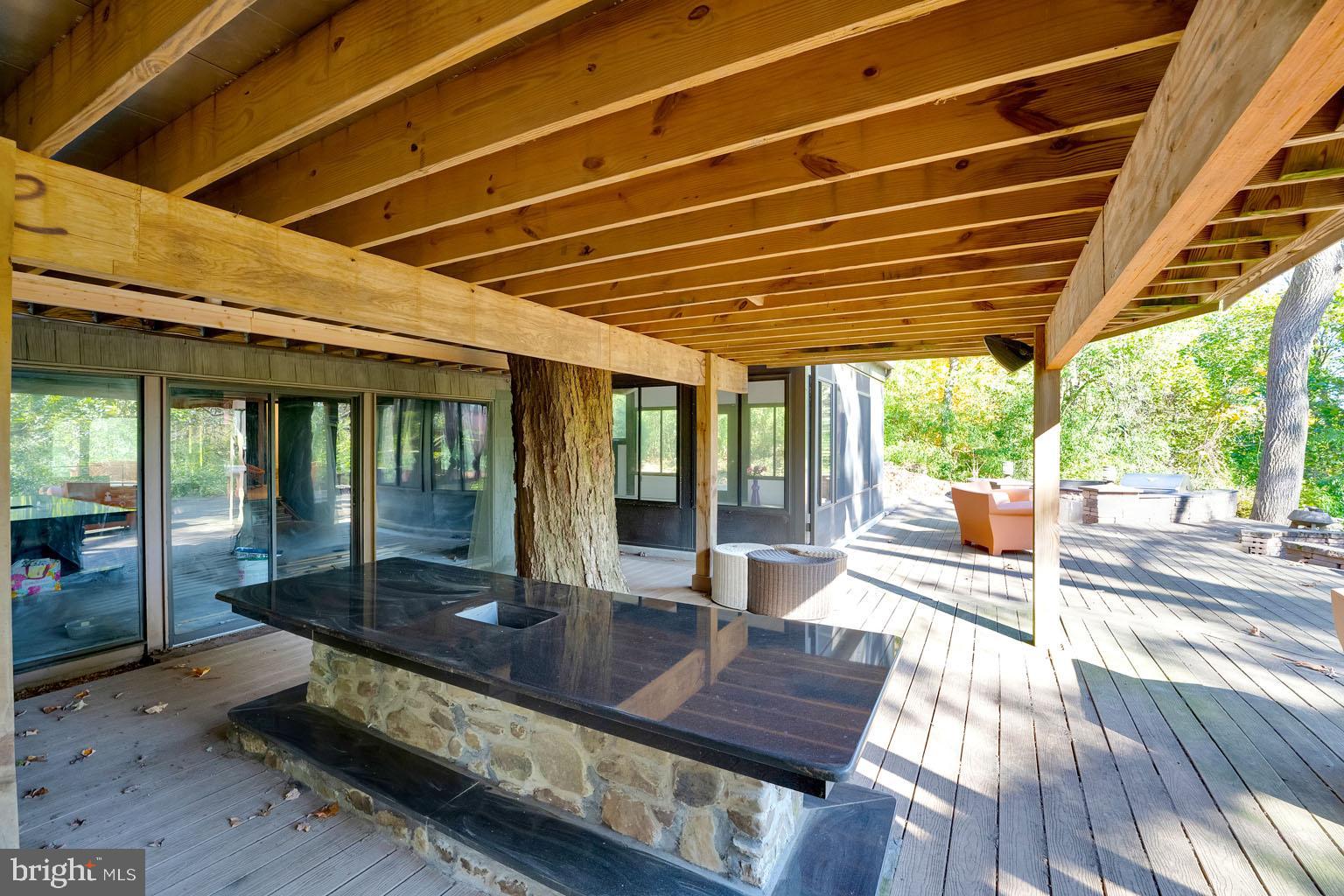 GLADWYNE - Residential