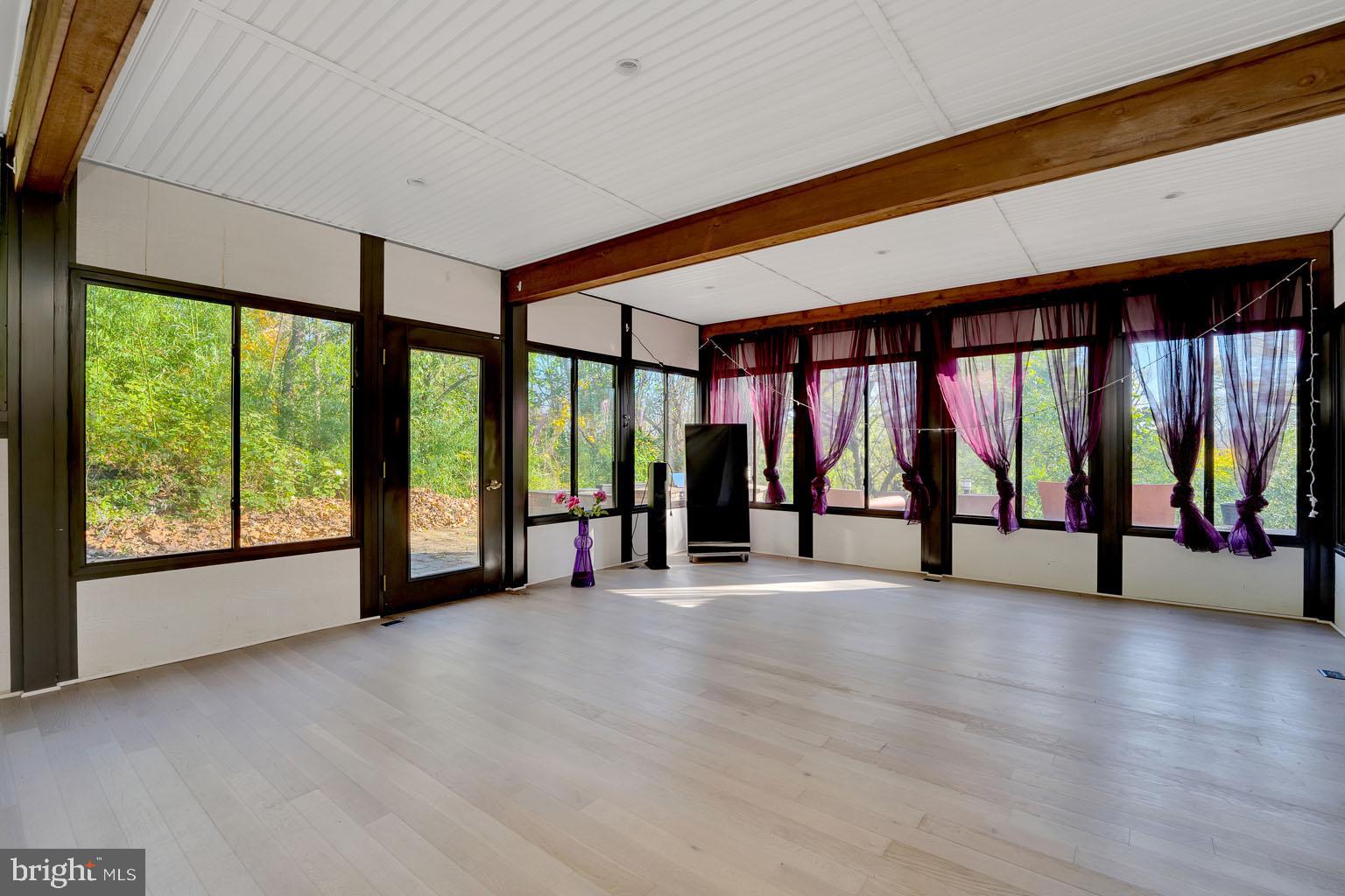 GLADWYNE - Residential