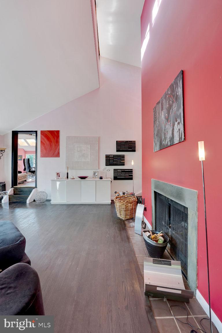 GLADWYNE - Residential