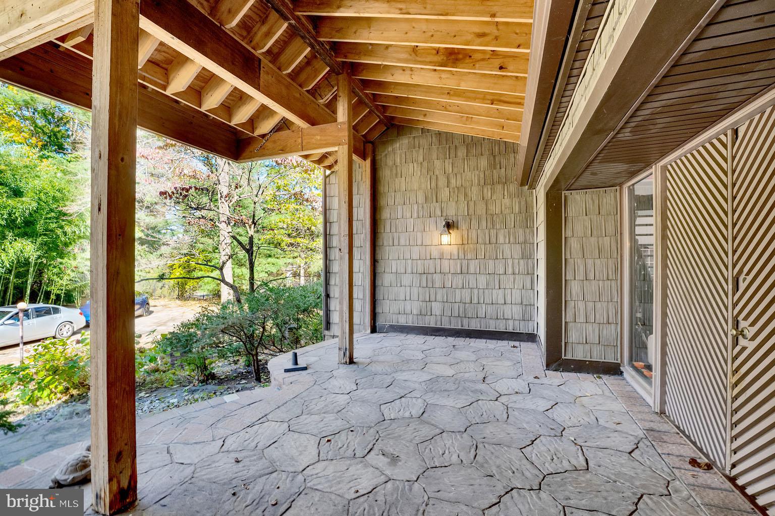 GLADWYNE - Residential