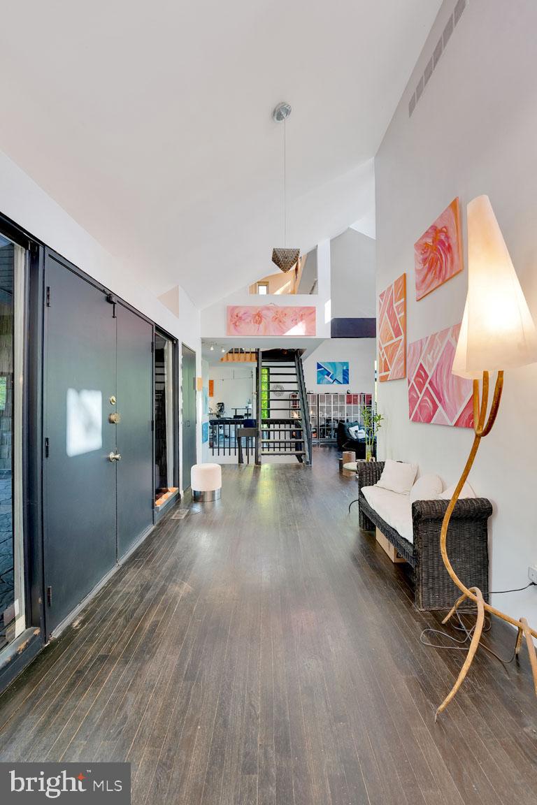 GLADWYNE - Residential