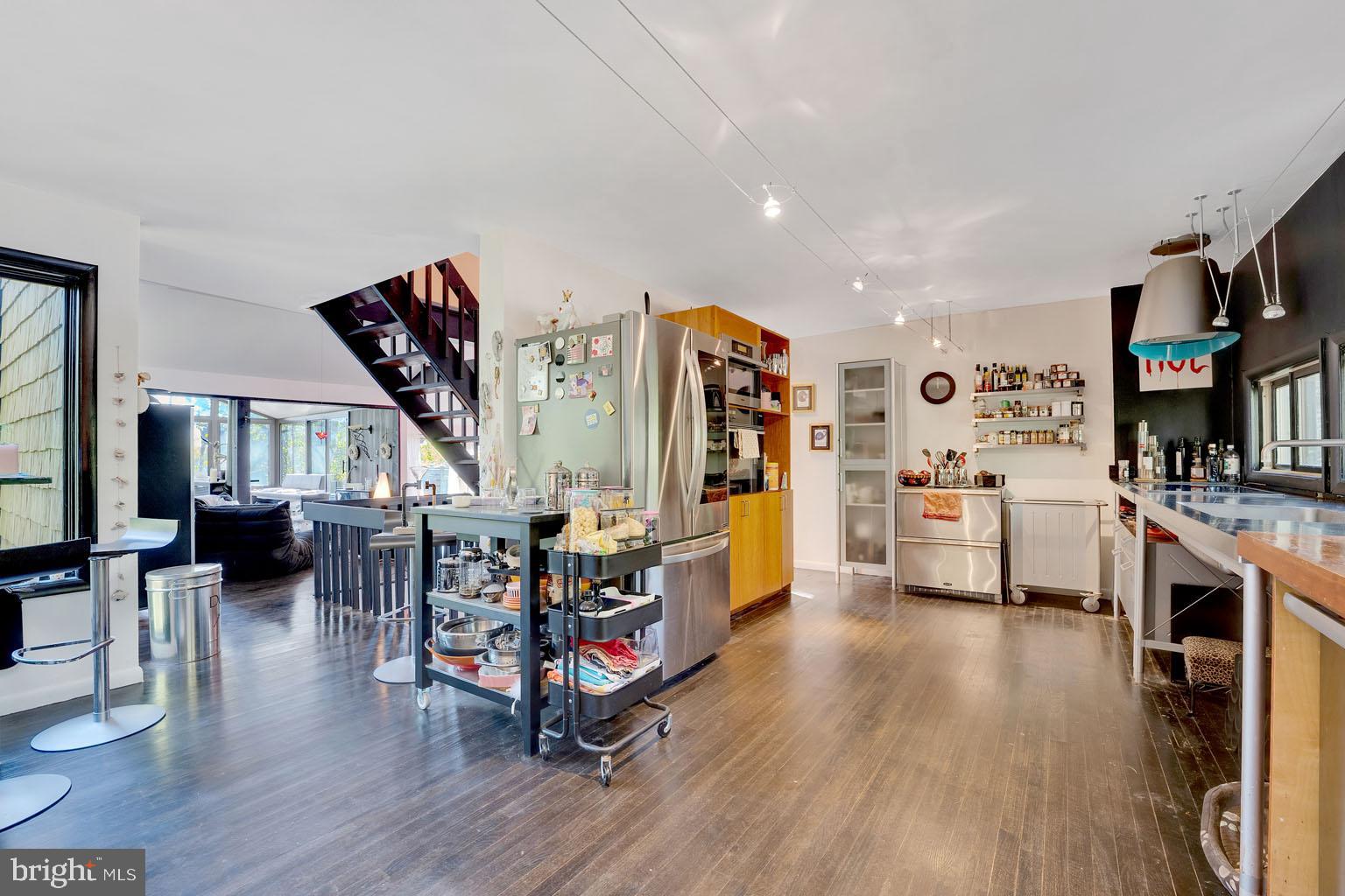 GLADWYNE - Residential