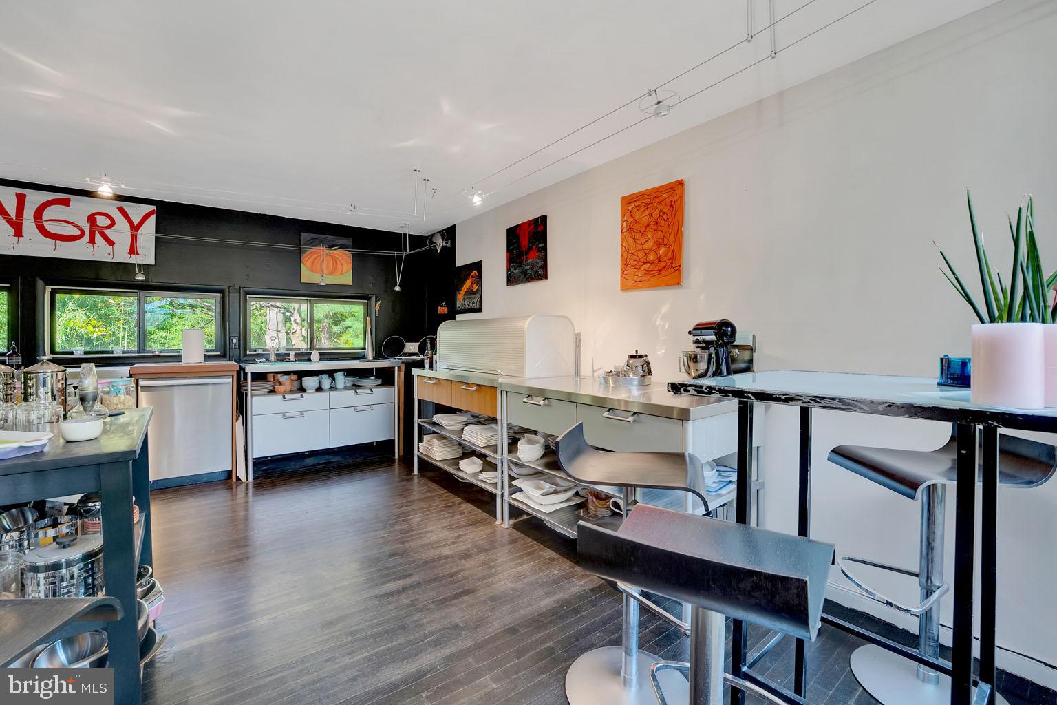 GLADWYNE - Residential