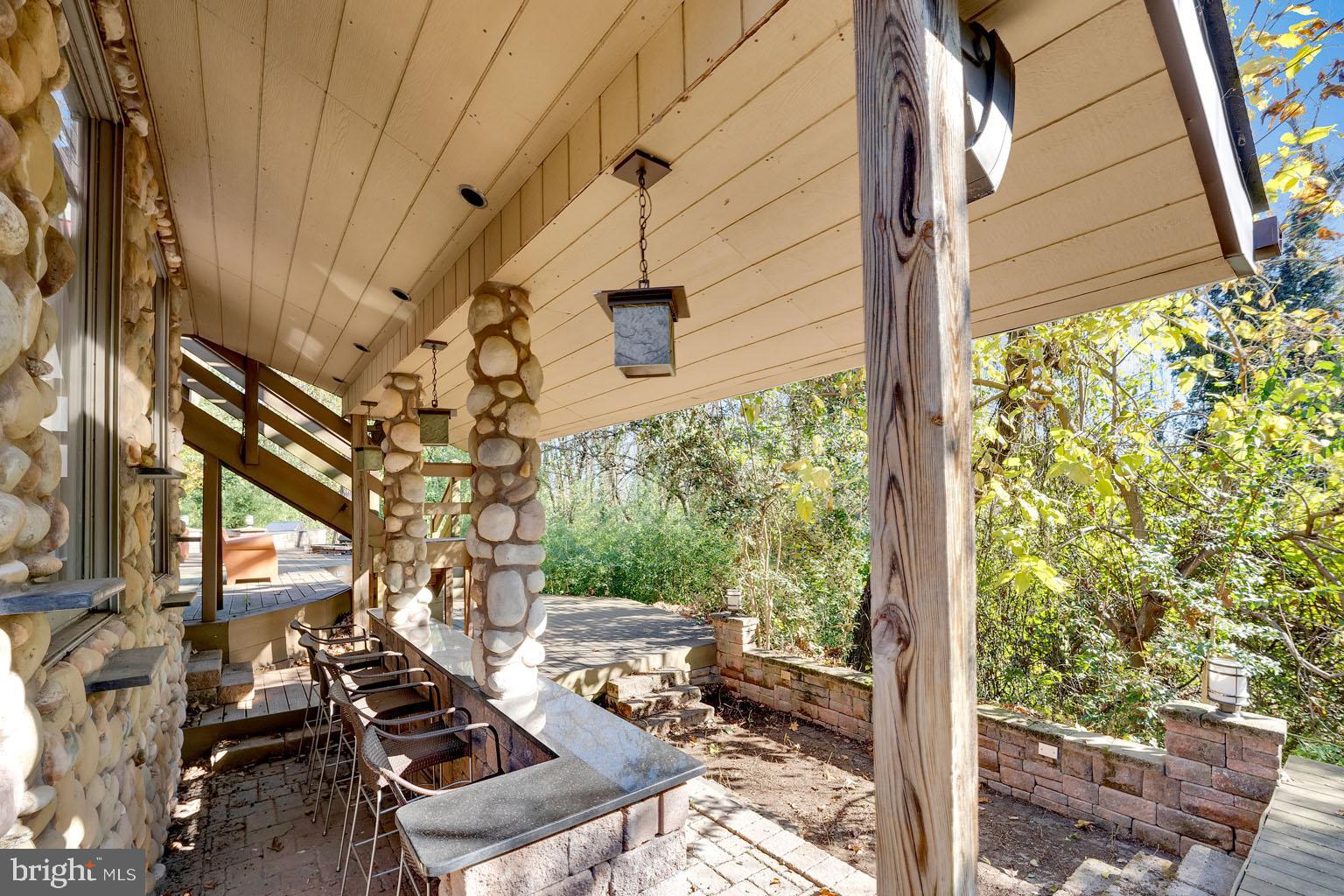 GLADWYNE - Residential