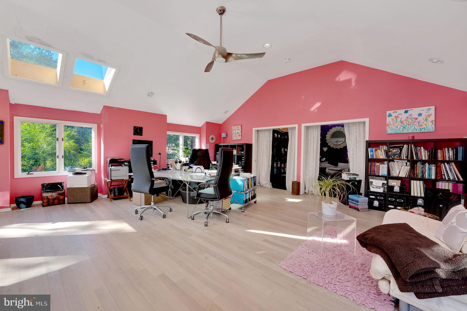 GLADWYNE - Residential