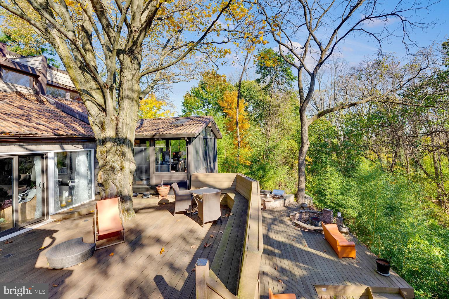 GLADWYNE - Residential