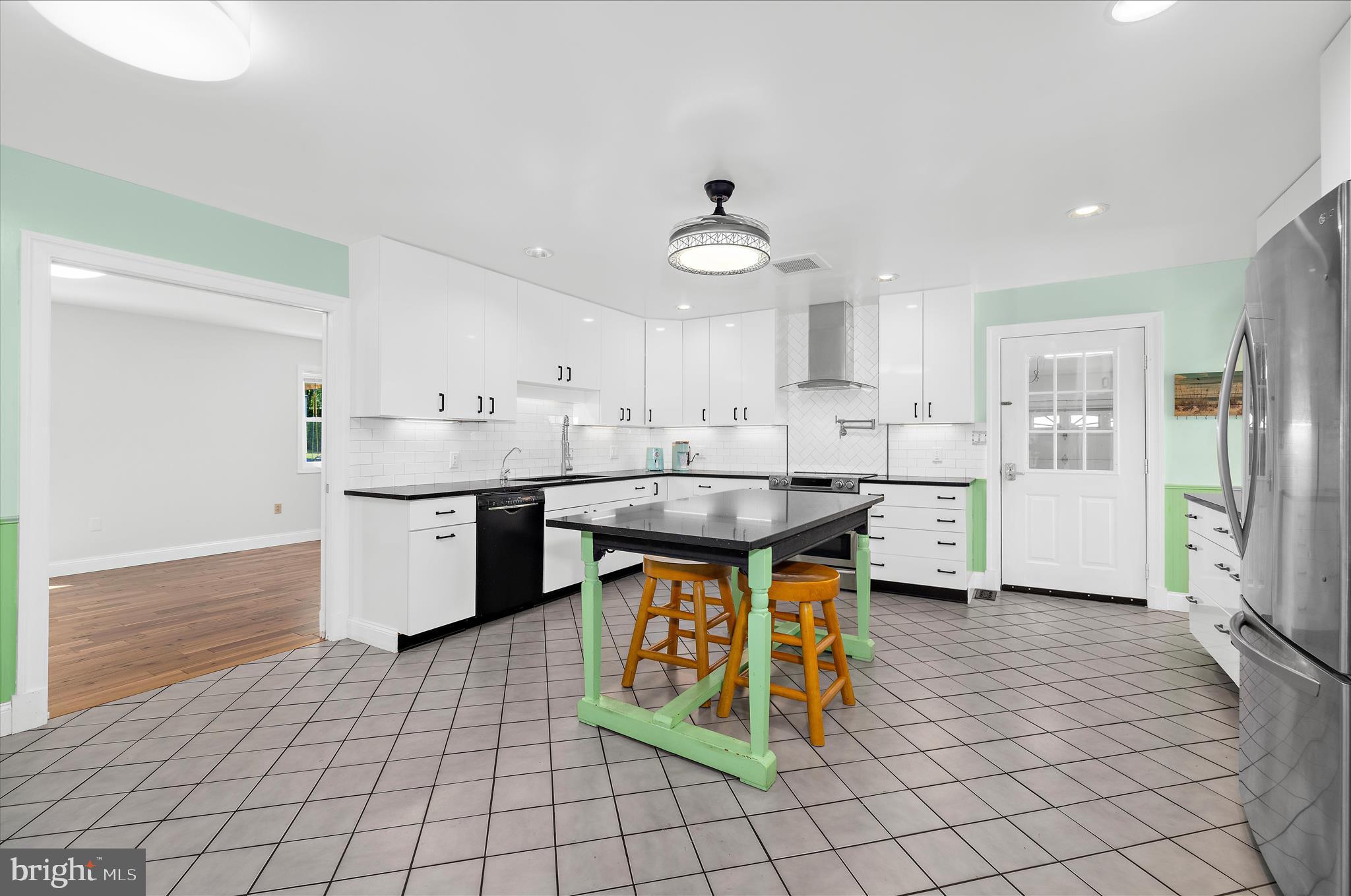 8517 NEW CUT ROAD