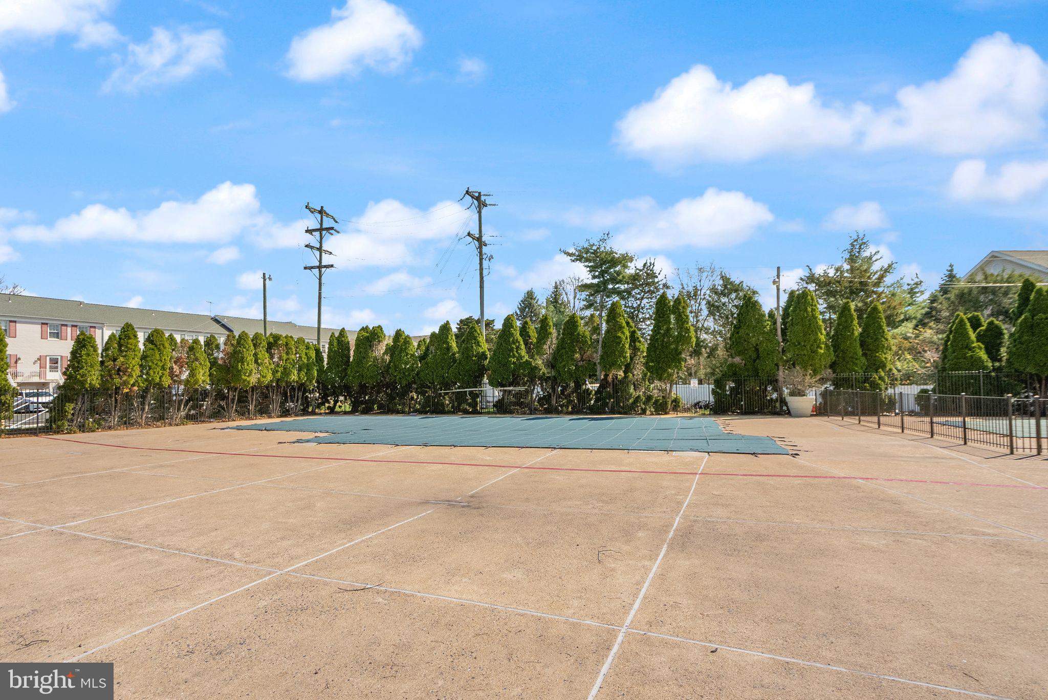 THE MEADOWS - Residential