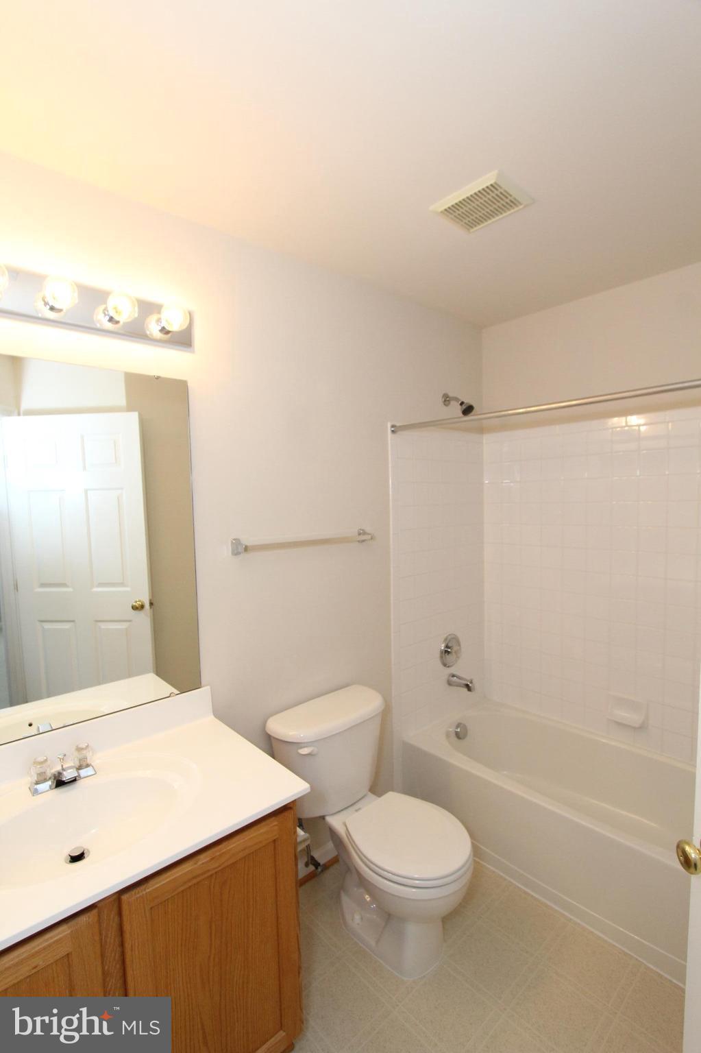 RIVERSIDE STATION - Residential Lease