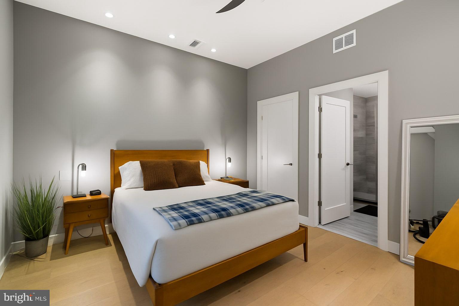 OLD CITY - Residential