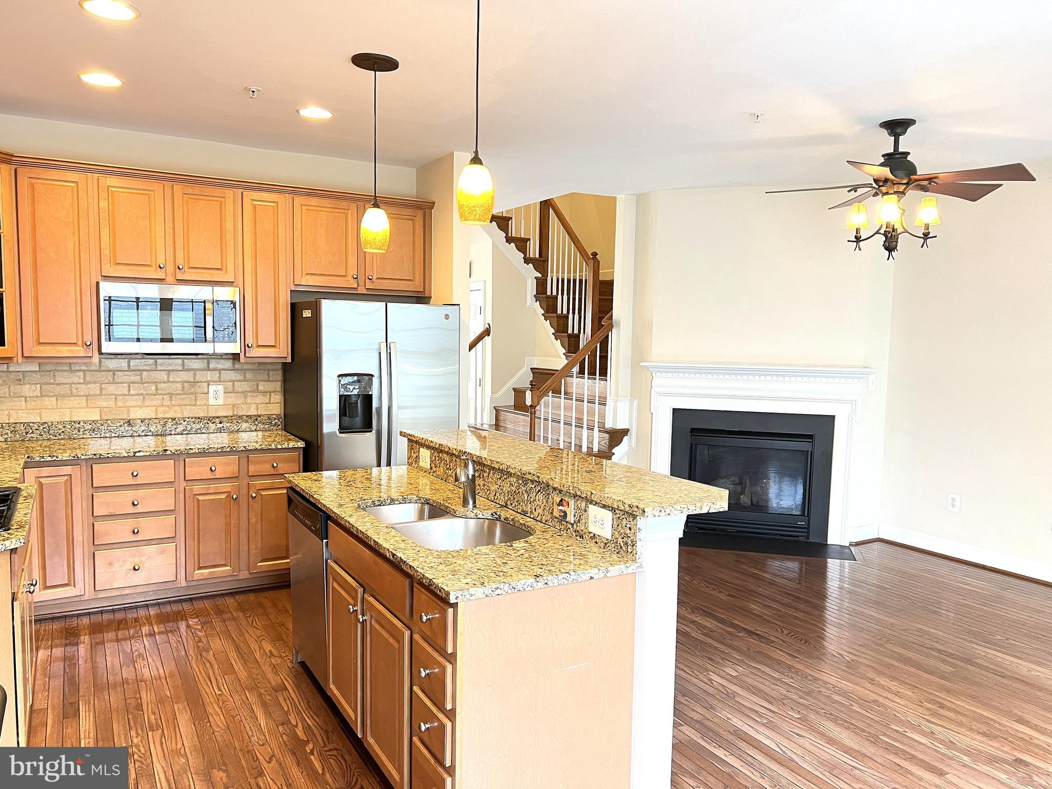 725 RIDGEMONT AVENUE