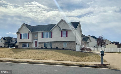 Homes For Rent - 101 Jutland Court<br/> STEPHENS CITY, VA 22655