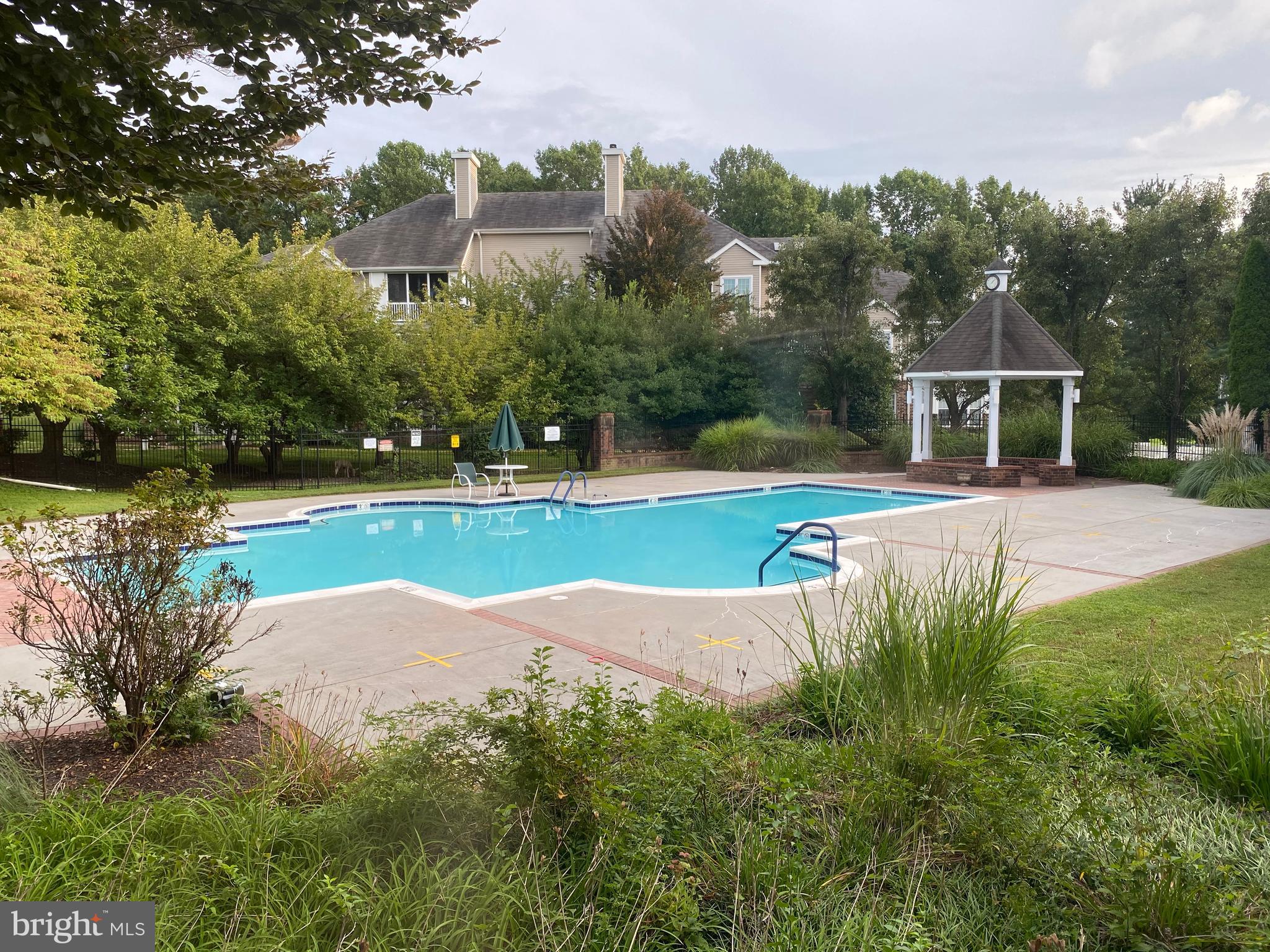 ENGLISH COUNTRY MANOR - Residential