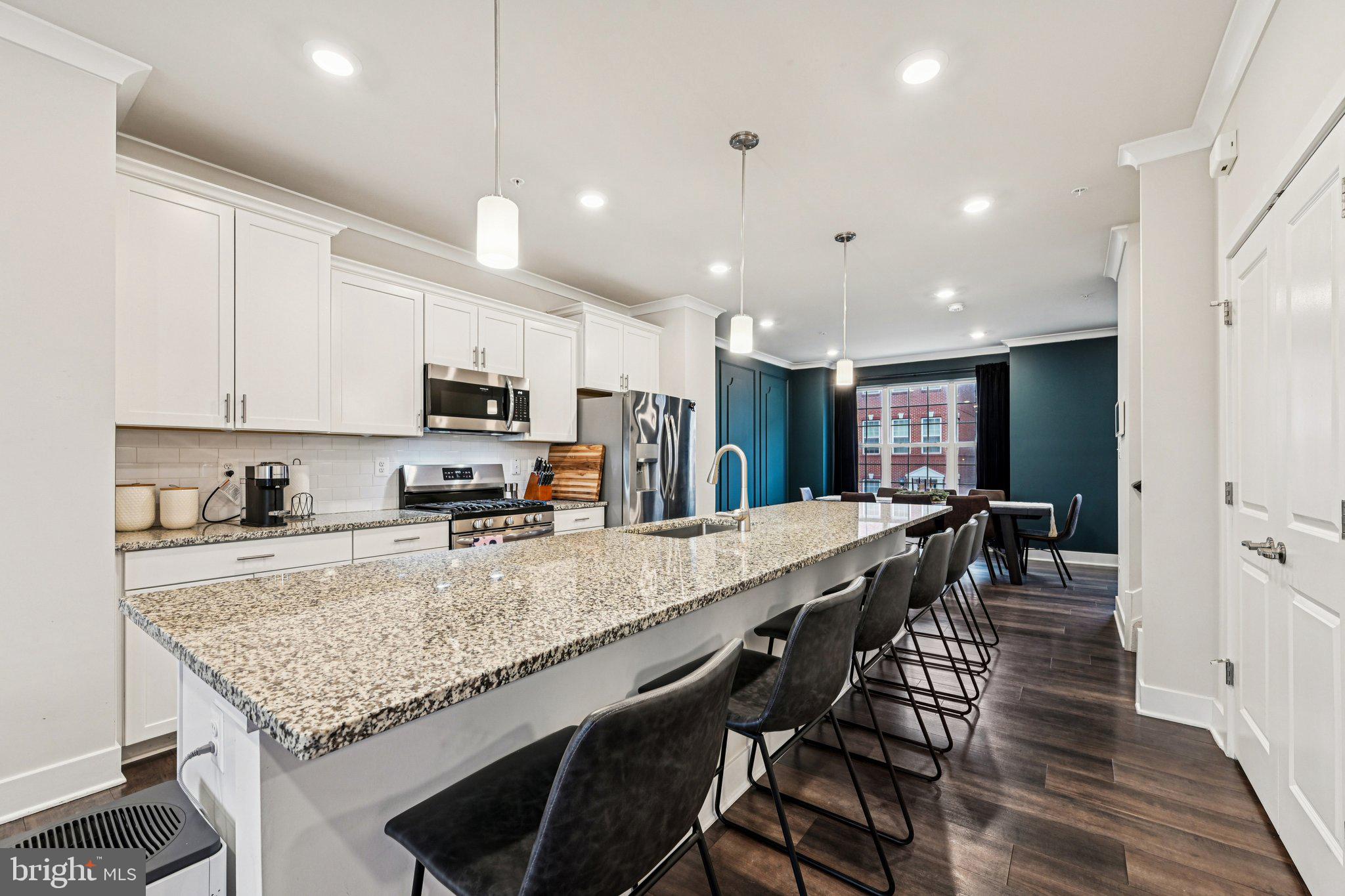 BLUE STREAM - Residential