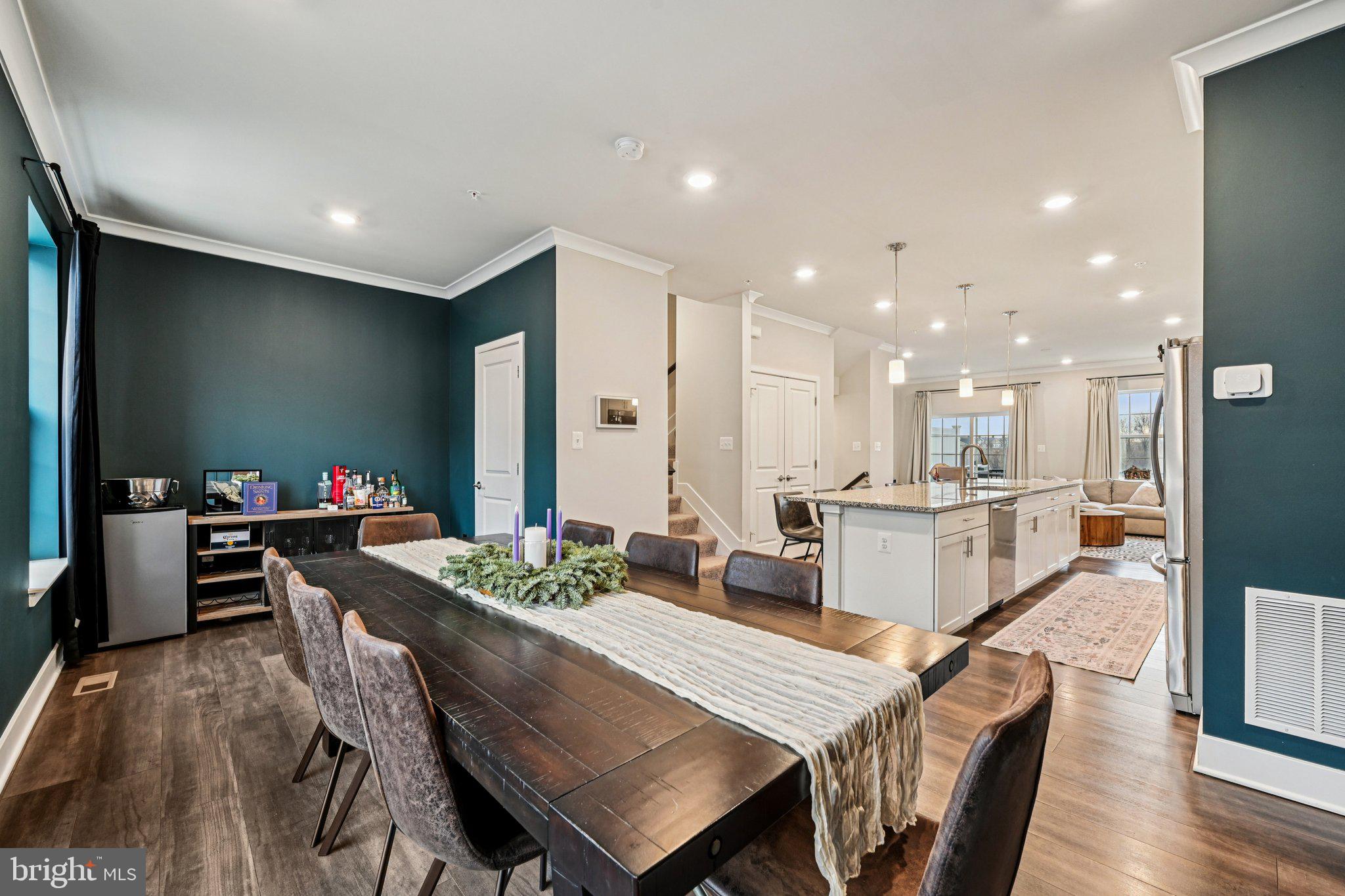 BLUE STREAM - Residential