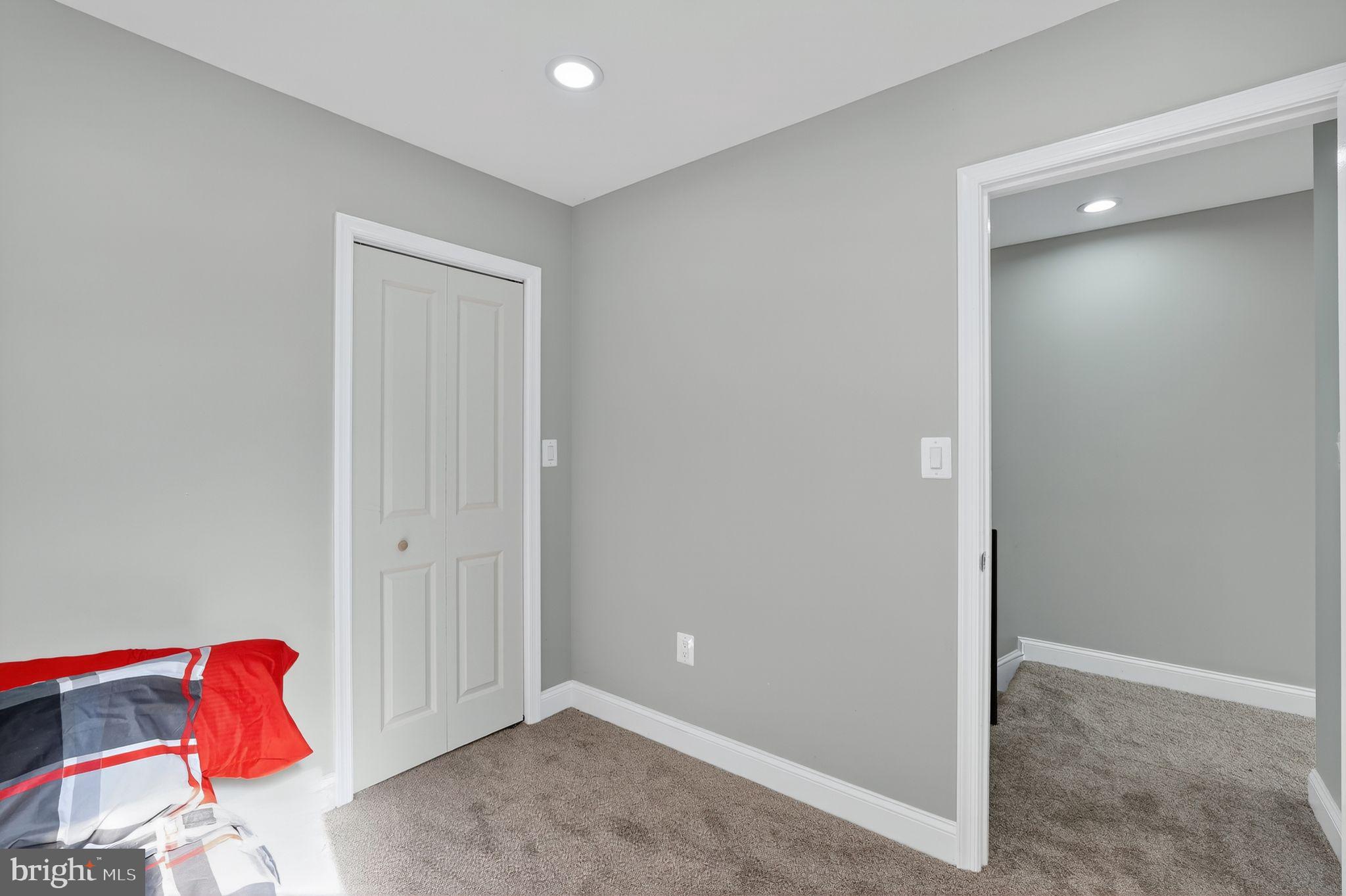 WESTPORT - Residential