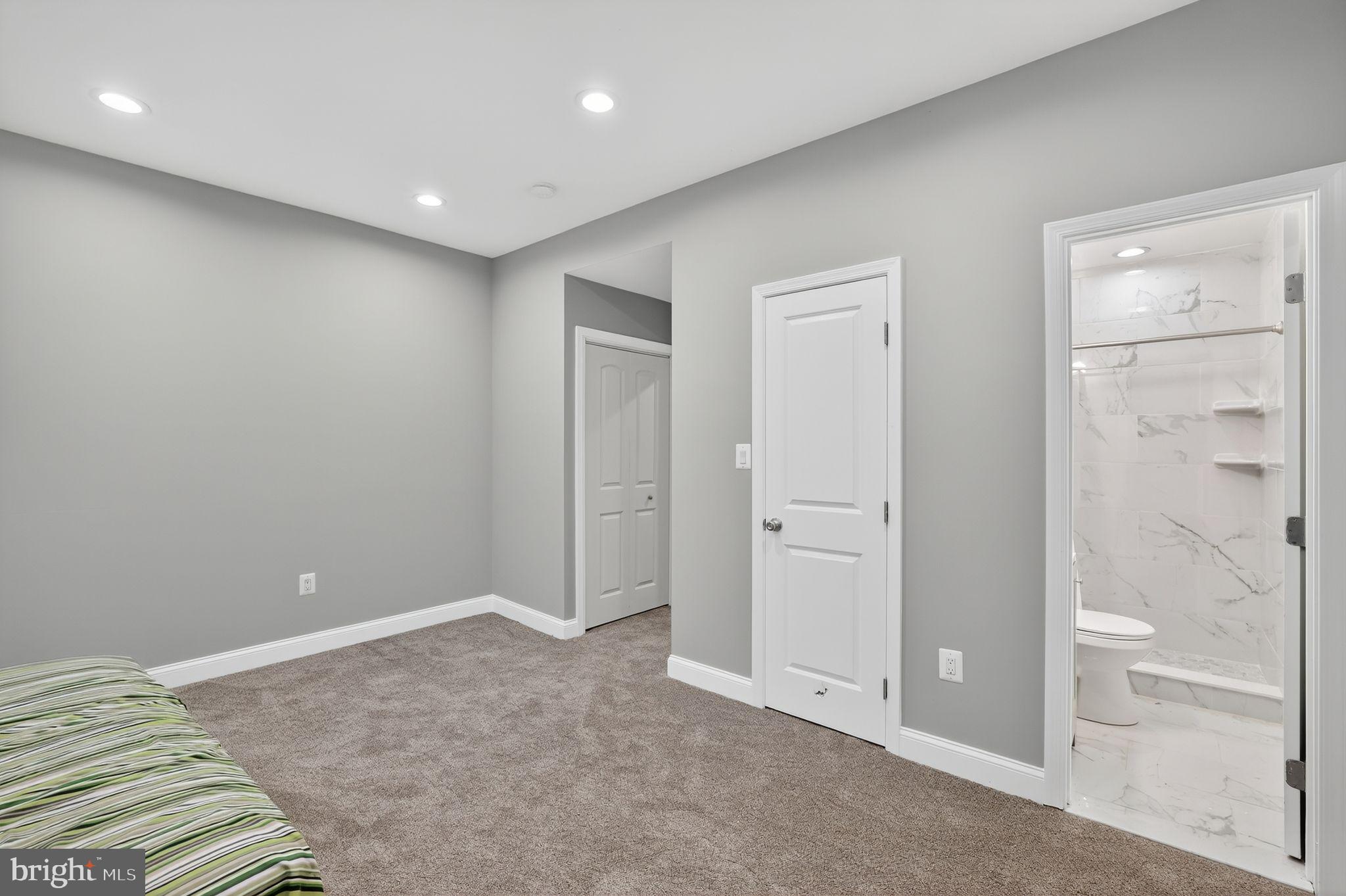 WESTPORT - Residential