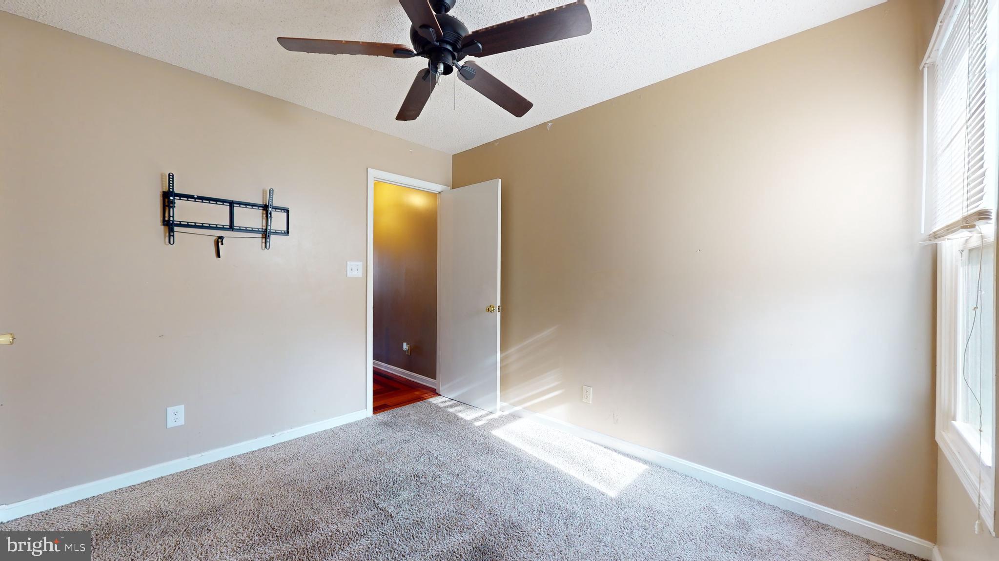 LONGFIELDS VILLAGE - Residential