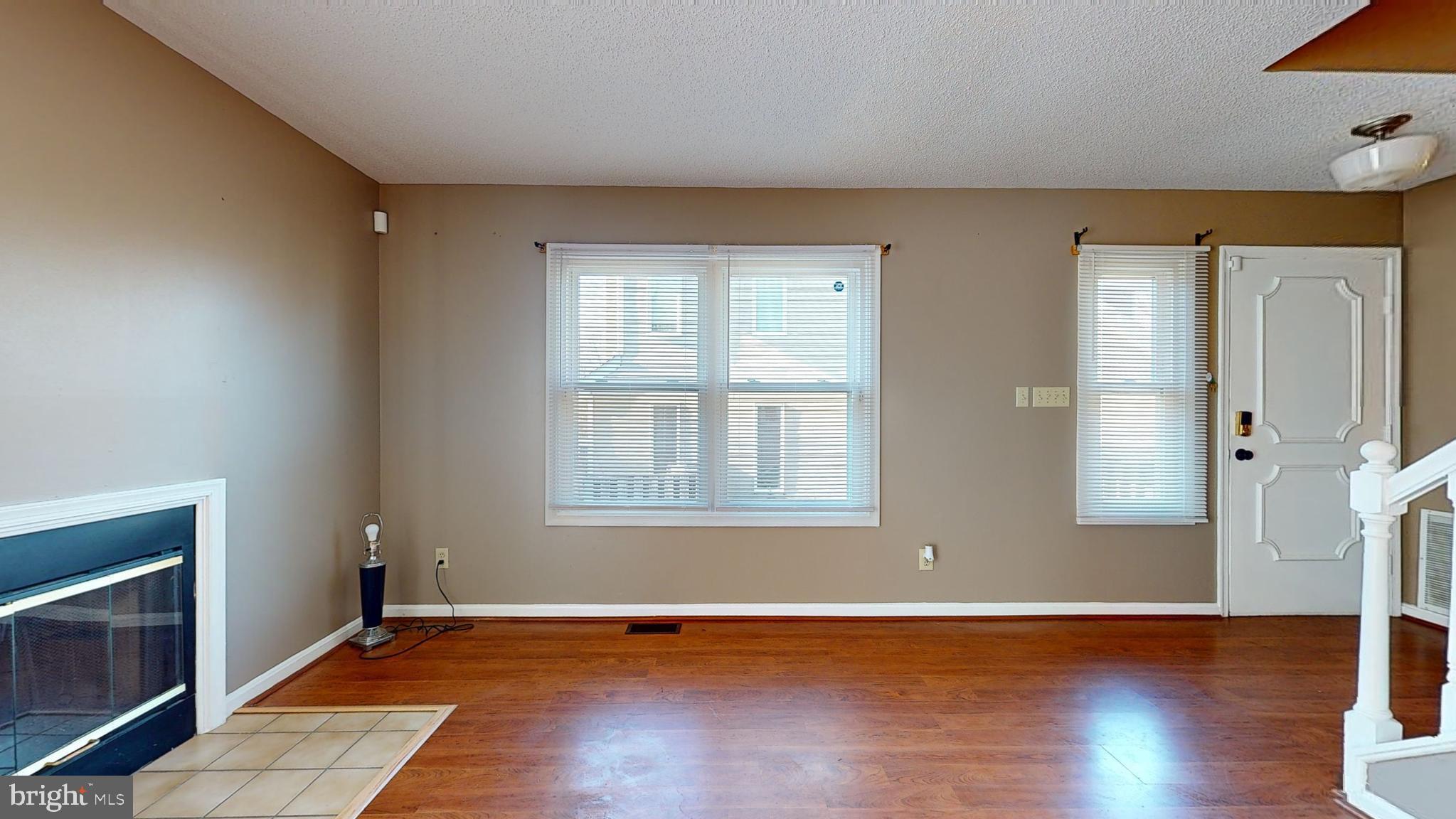 LONGFIELDS VILLAGE - Residential