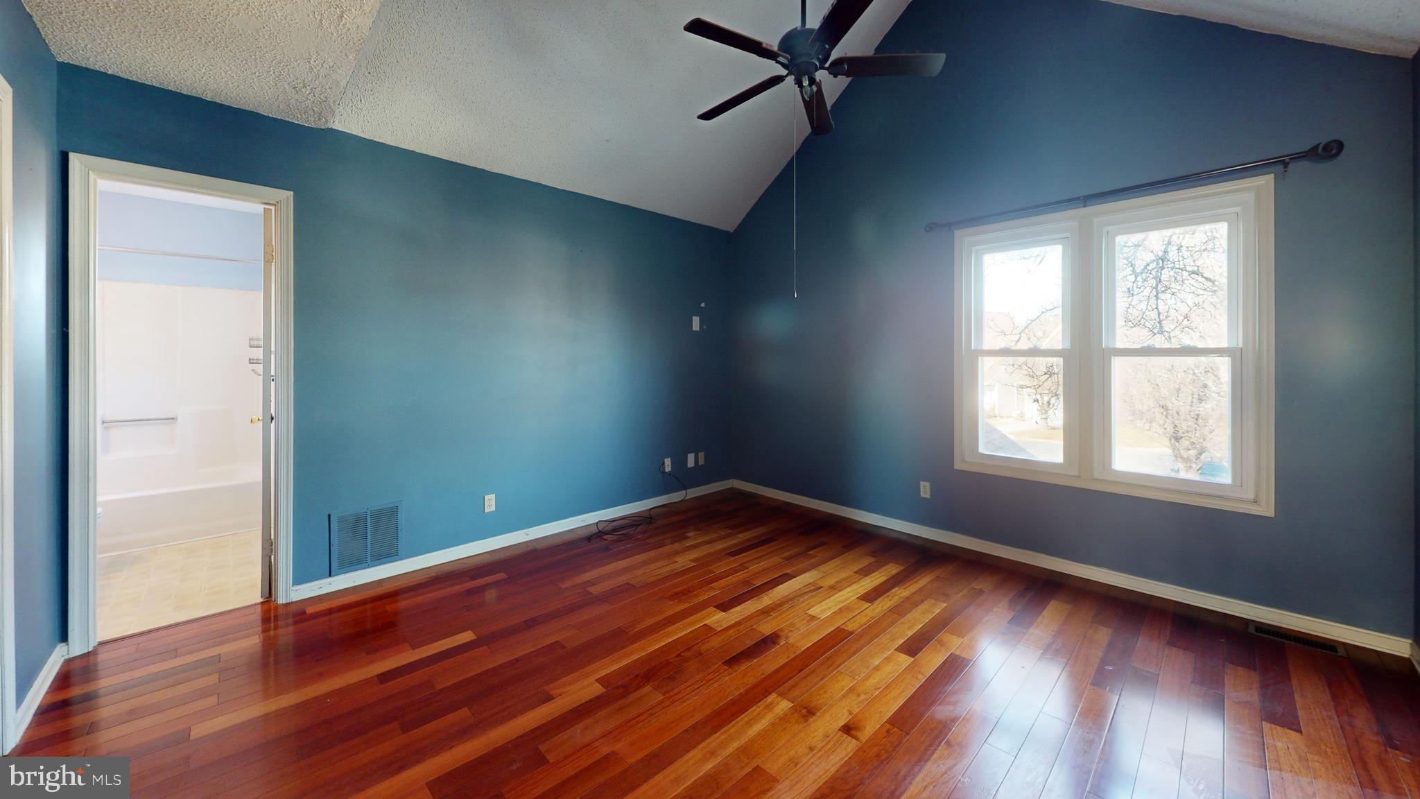 LONGFIELDS VILLAGE - Residential