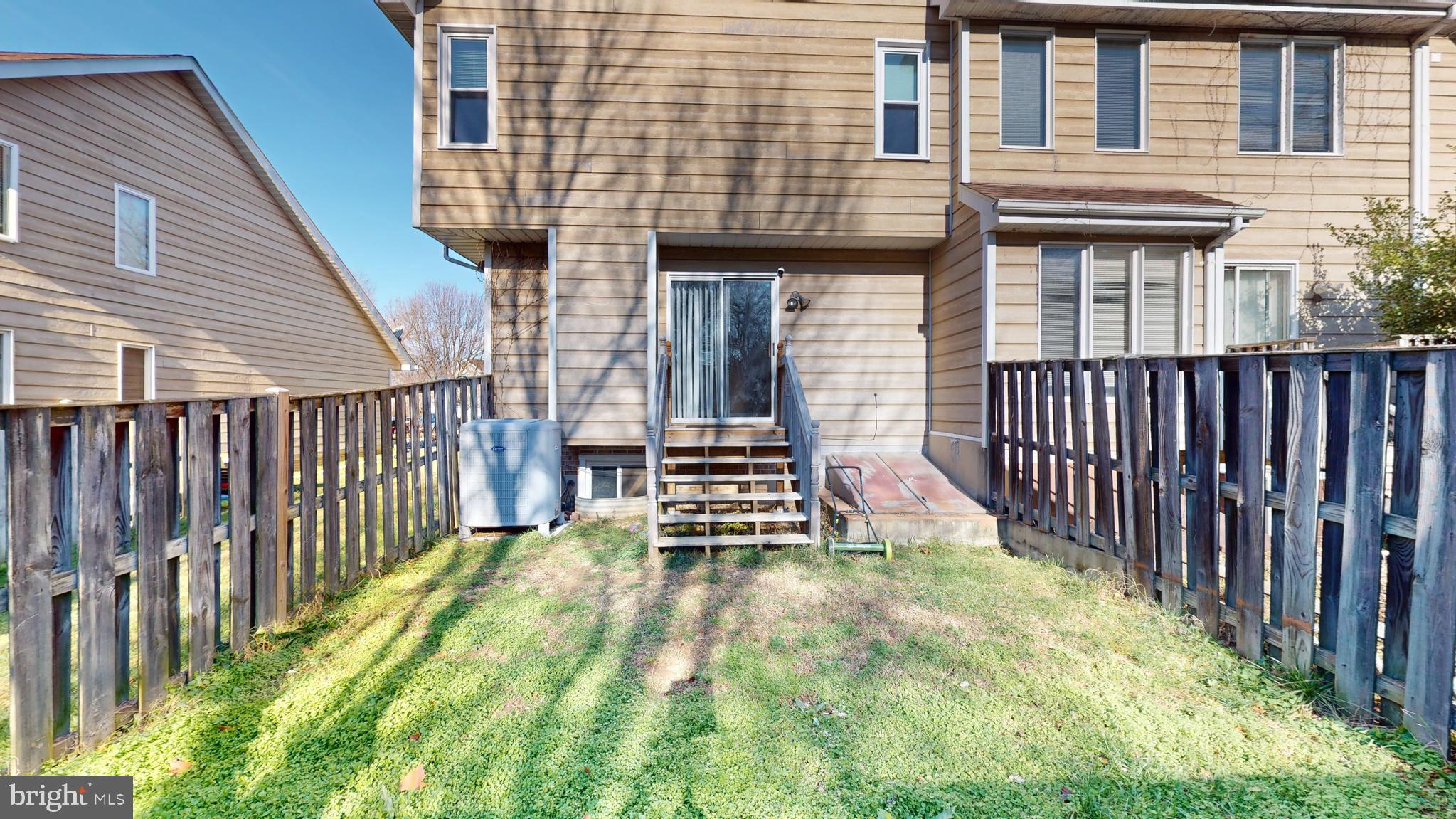 LONGFIELDS VILLAGE - Residential