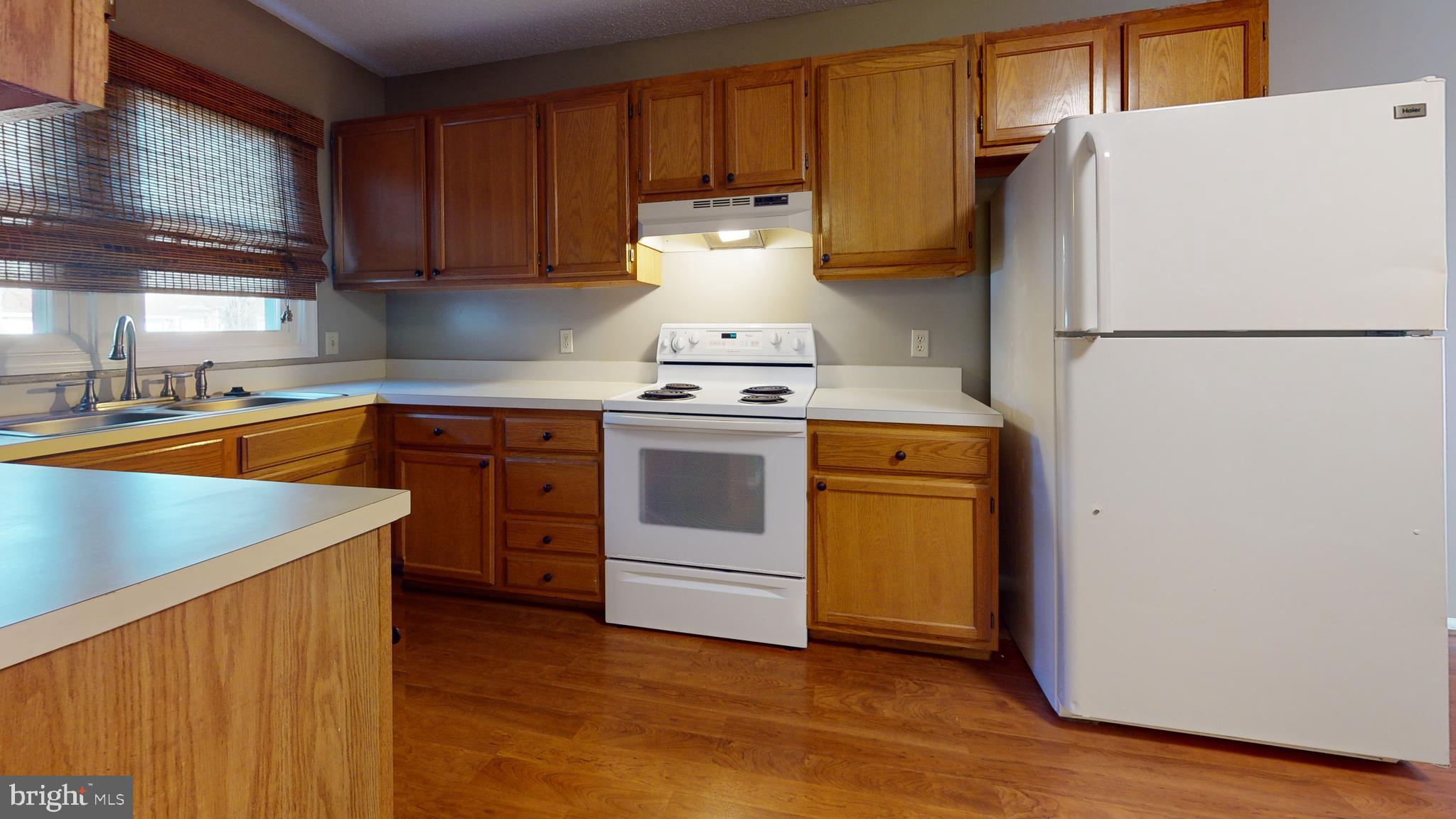 LONGFIELDS VILLAGE - Residential