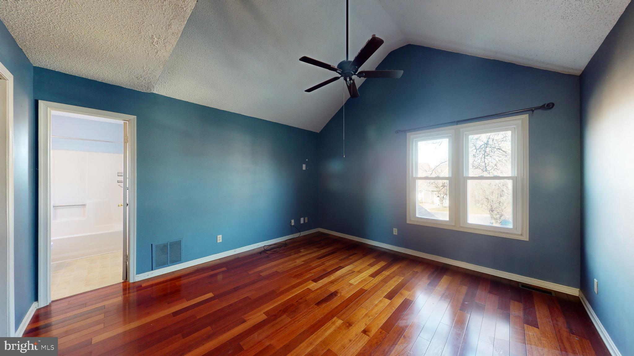 LONGFIELDS VILLAGE - Residential