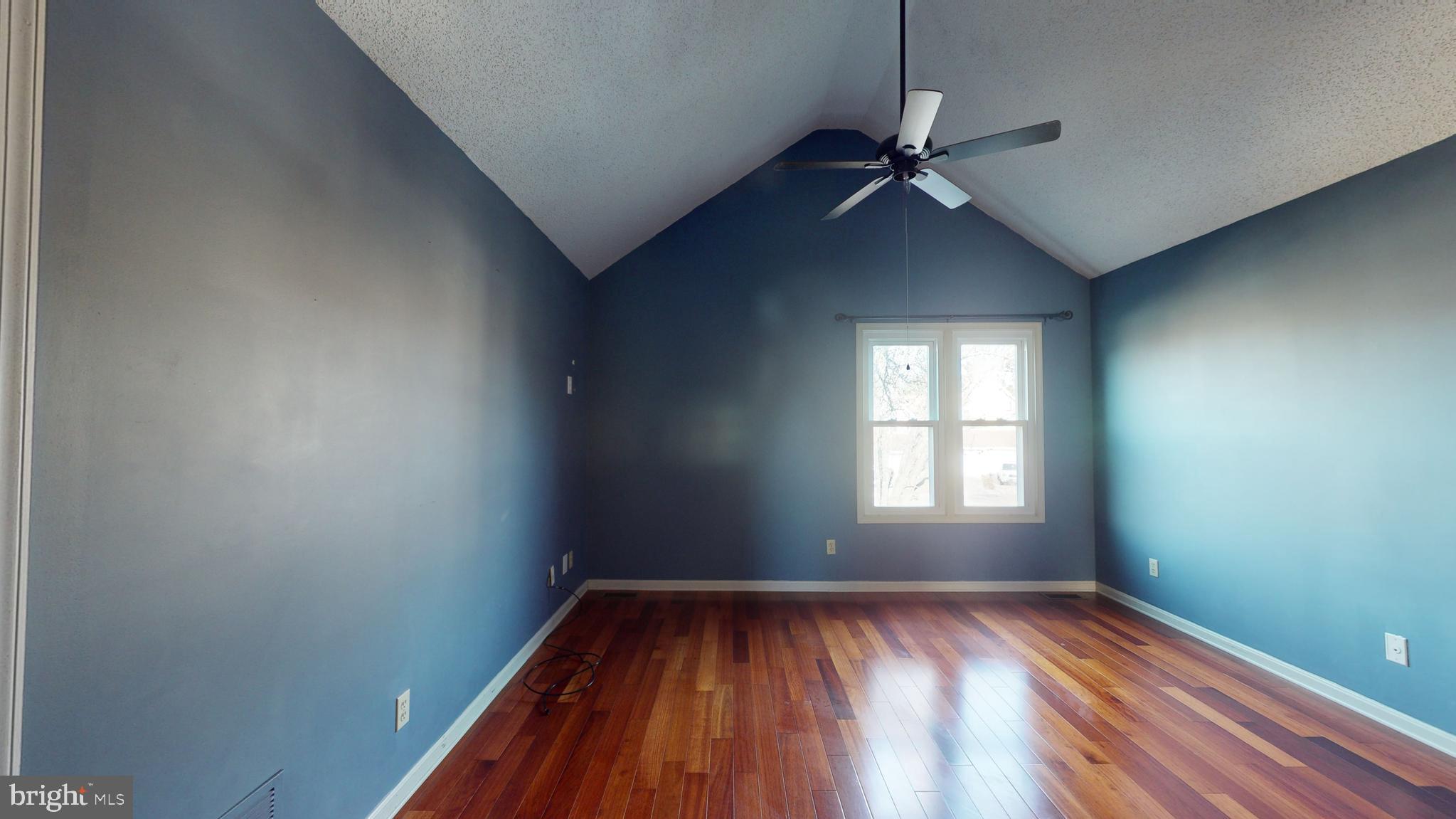 LONGFIELDS VILLAGE - Residential