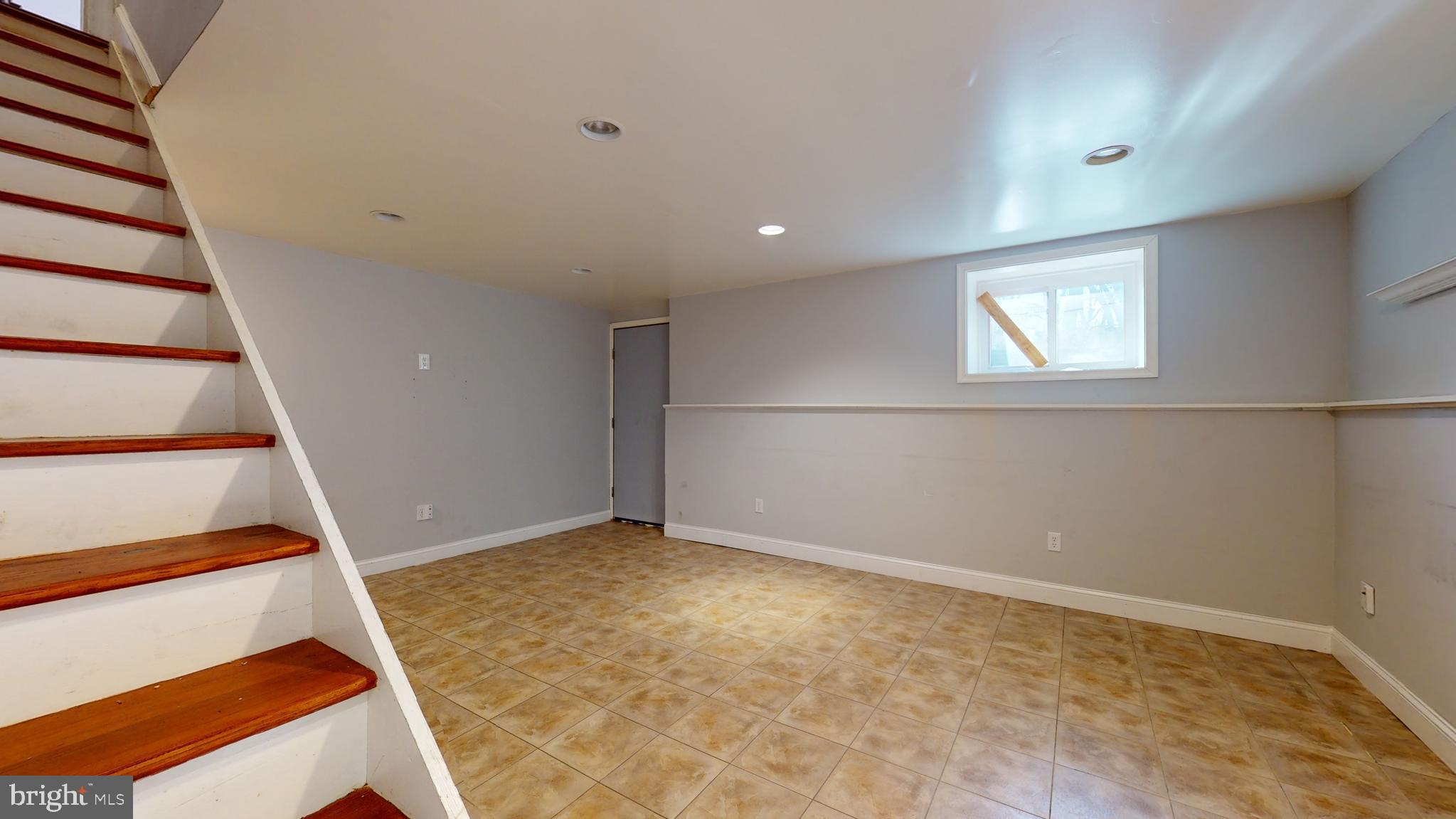 LONGFIELDS VILLAGE - Residential