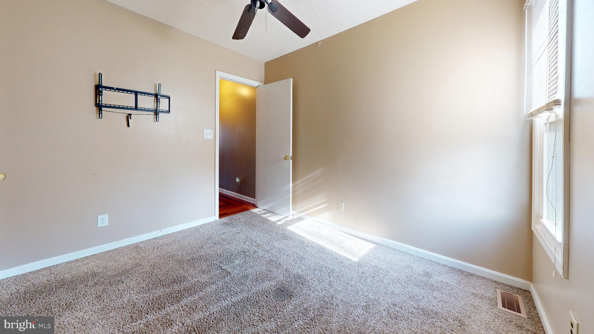 LONGFIELDS VILLAGE - Residential