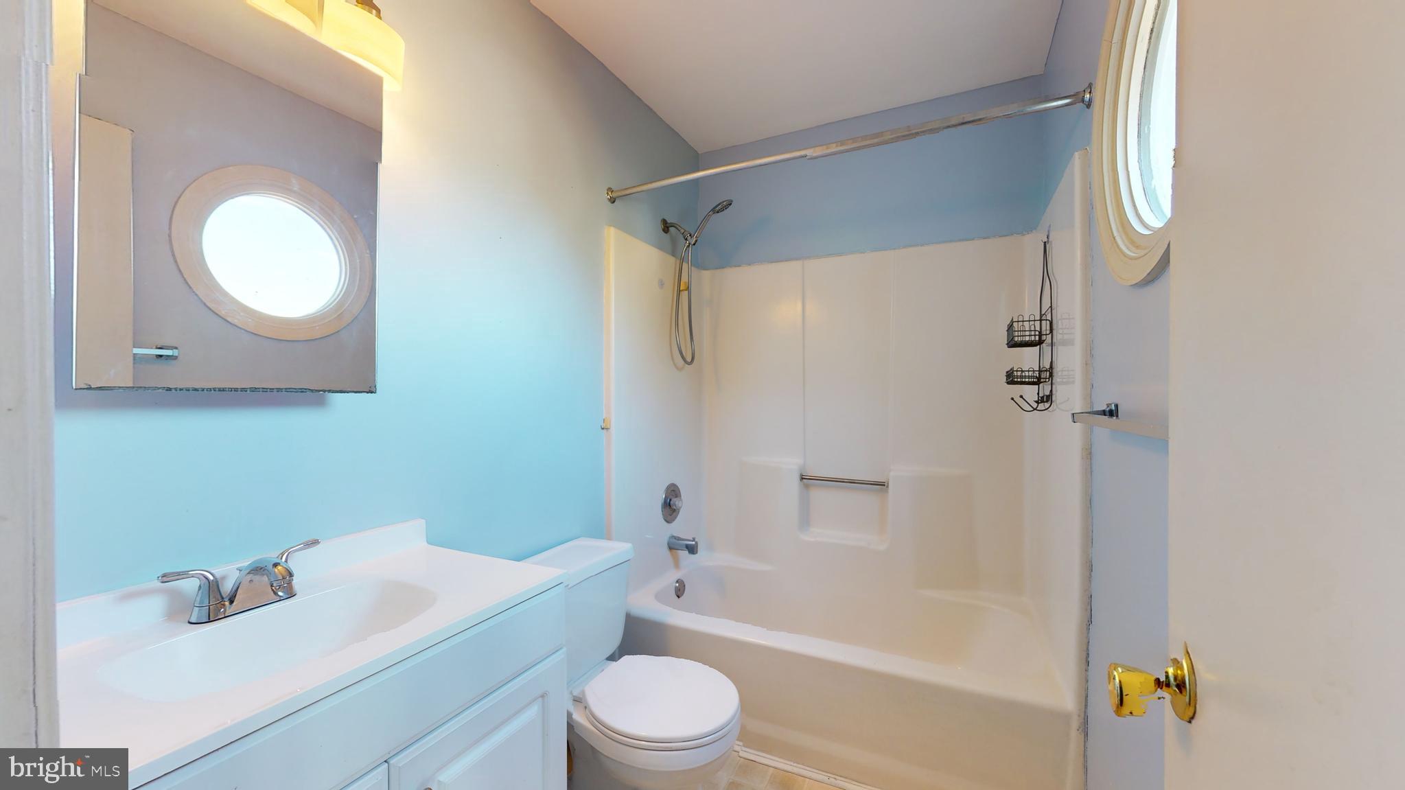 LONGFIELDS VILLAGE - Residential